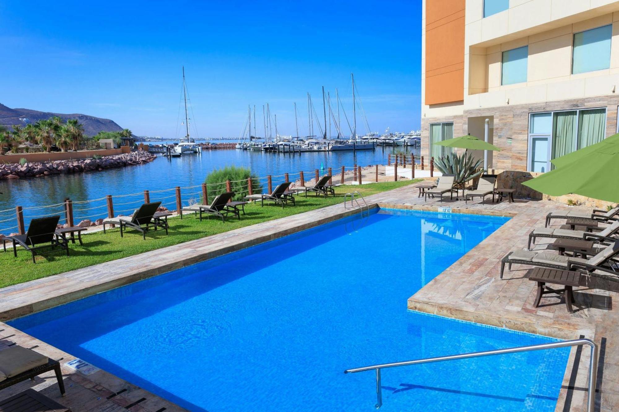 Hotel Courtyard By Marriott Baja California Sur 4*