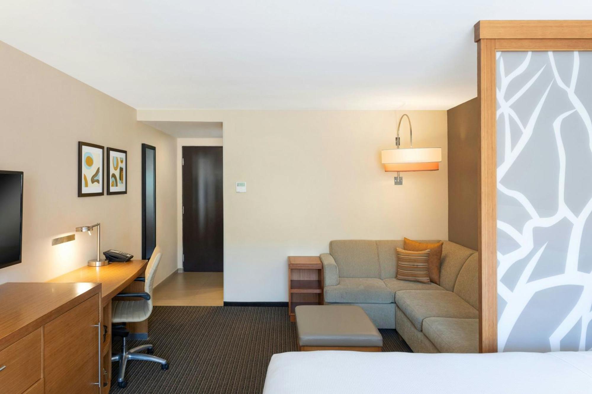 Courtyard By Marriott Baja California Sur 4*