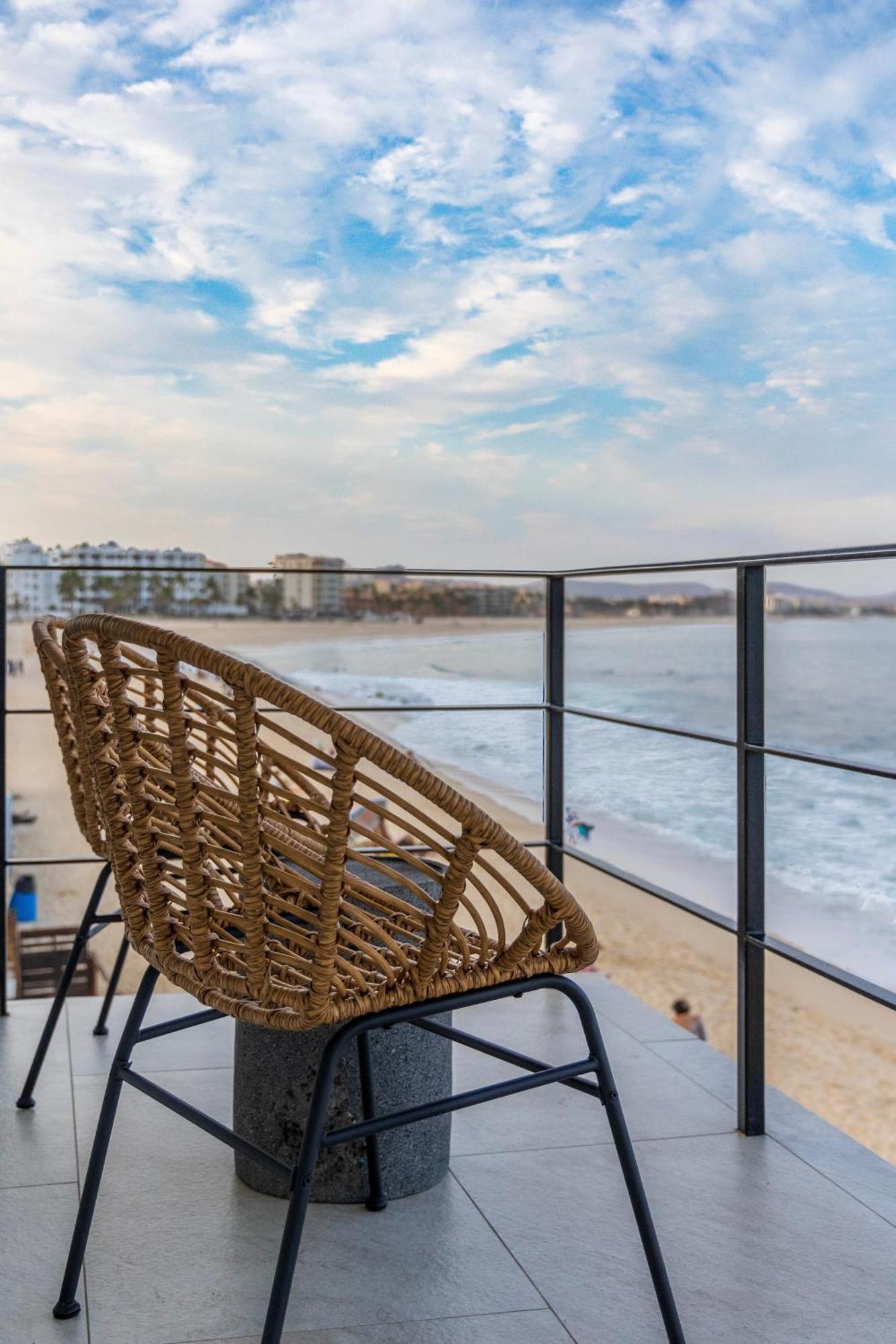 Cabo Break Hotel