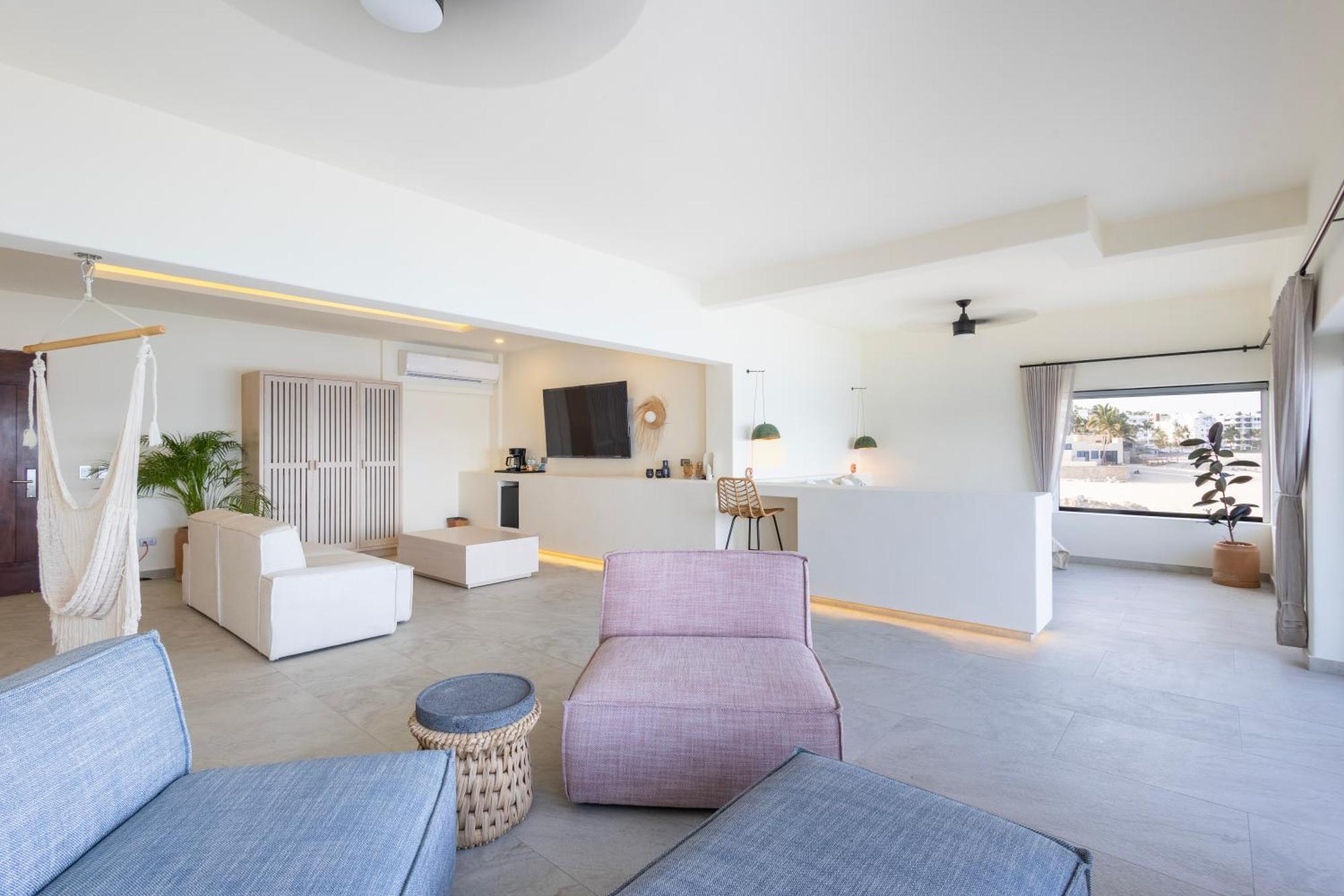 Cabo Break Hotel 4*