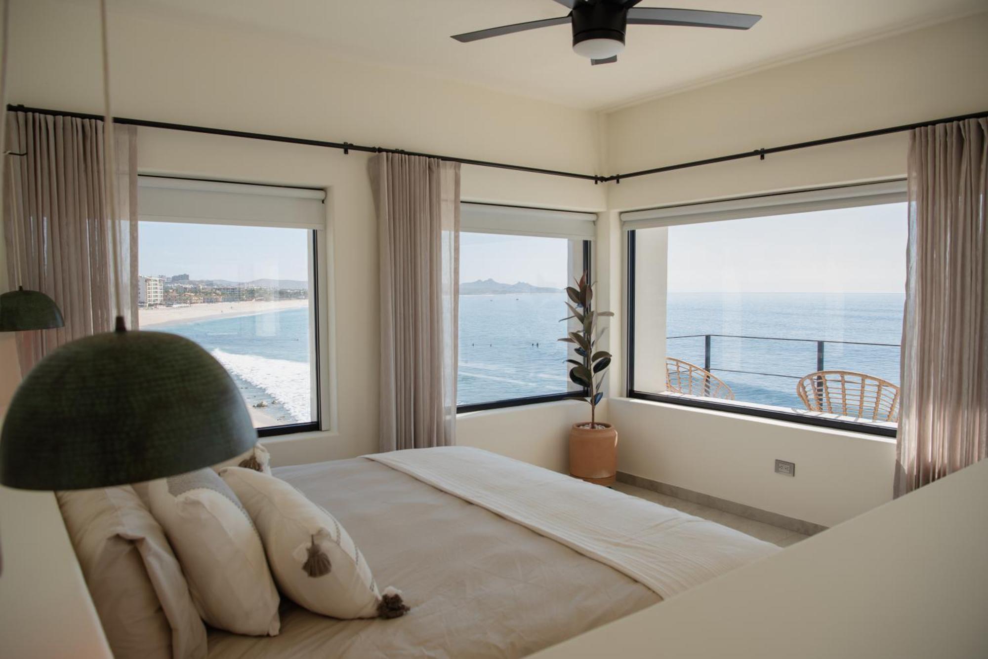 Cabo Break Hotel 4*