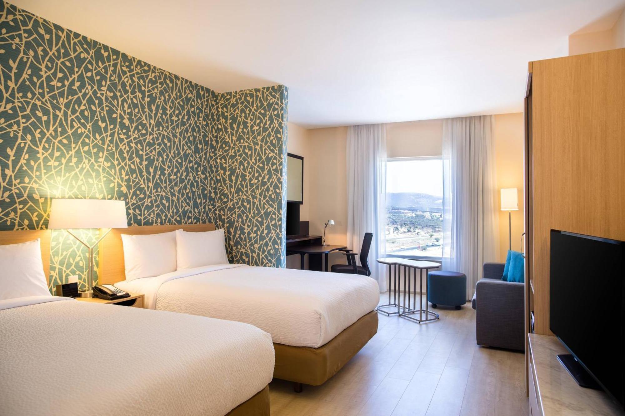 Hotel Fairfield & Juriquilla 4*