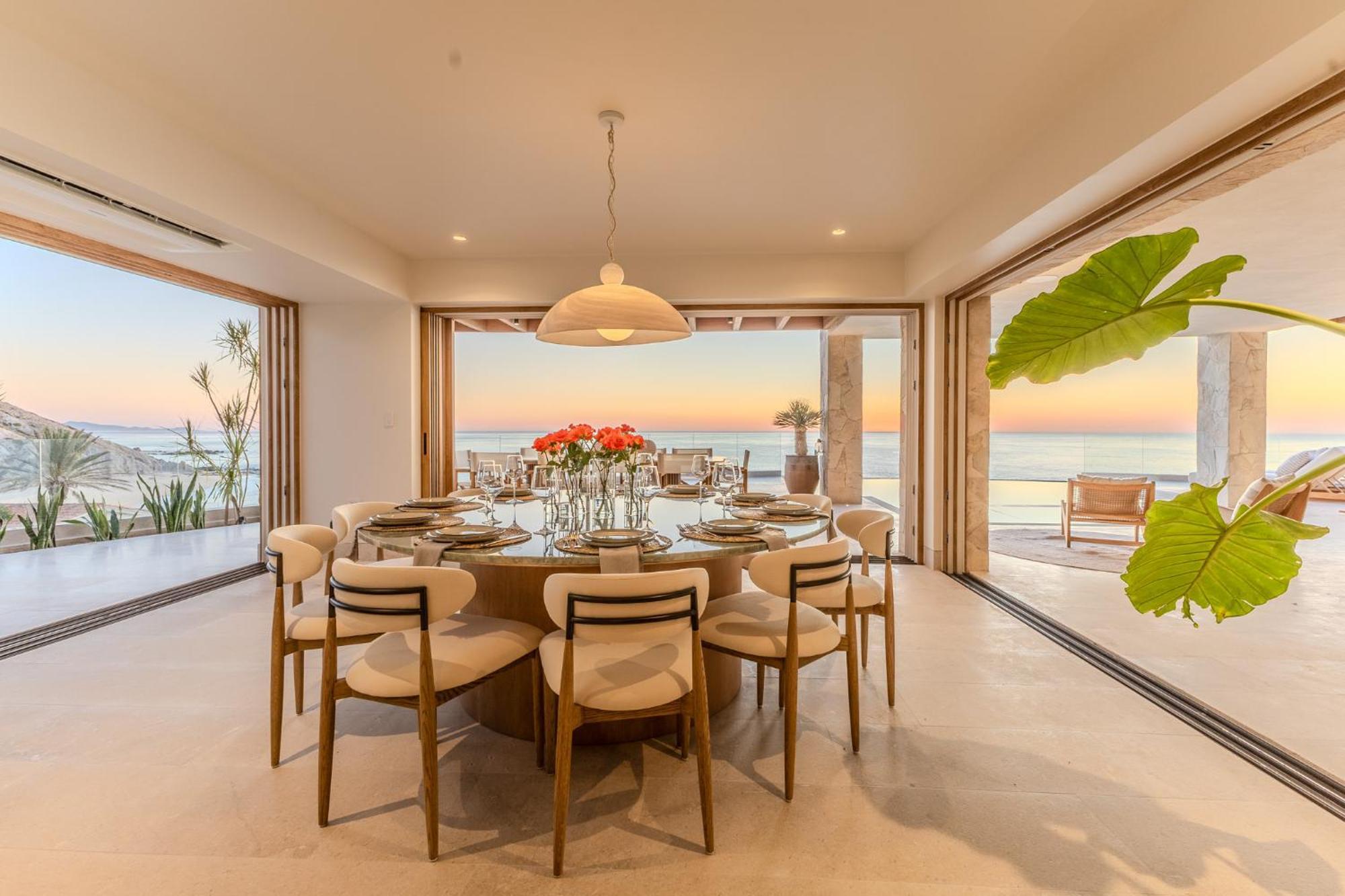 New Stunning Villa, Full Staff, Gym And Has Its Own Private Swimmable San Jose del Cabo