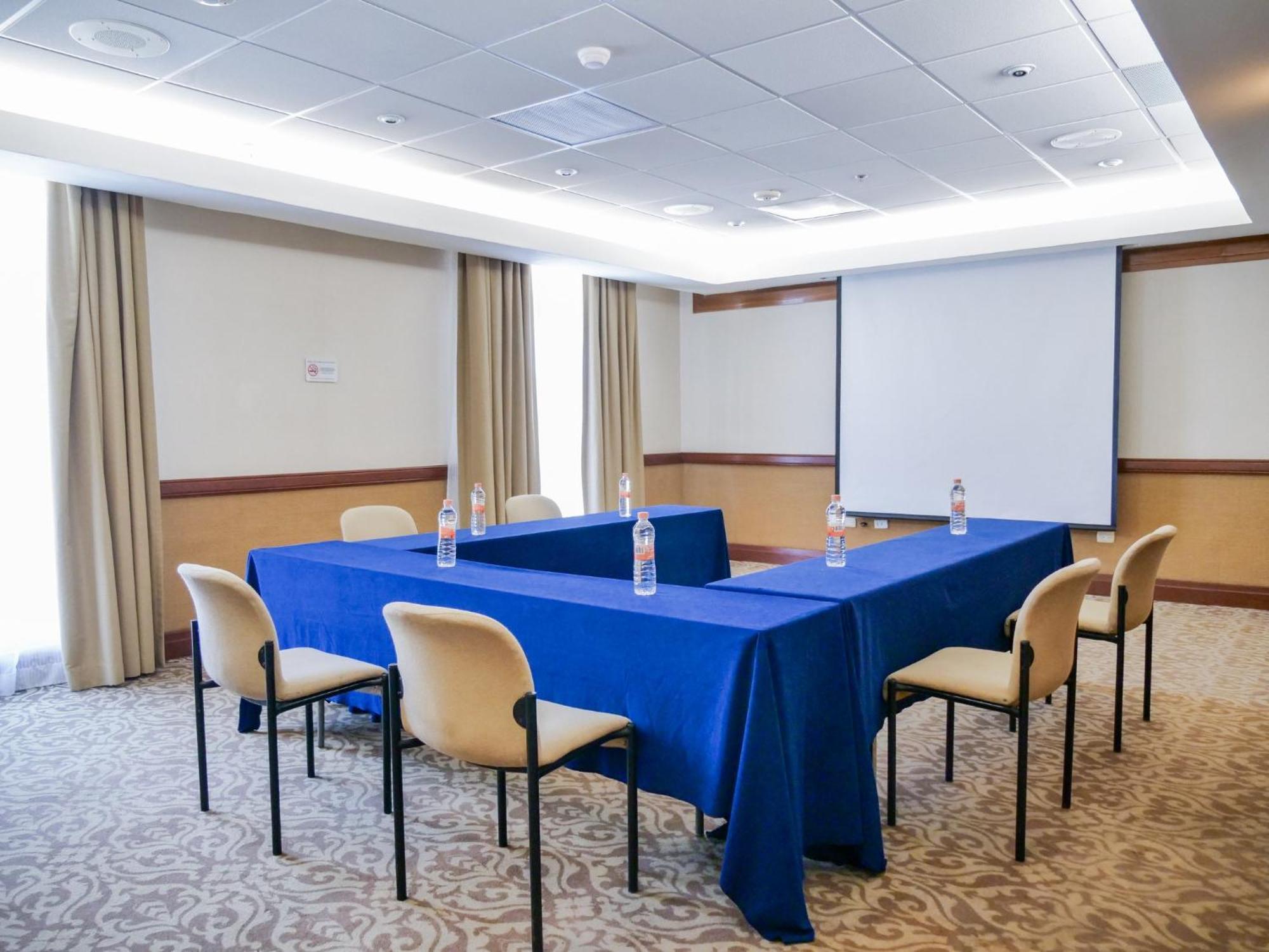Hotel Express Galerias-san Jeronimo By Ihg Monterrey