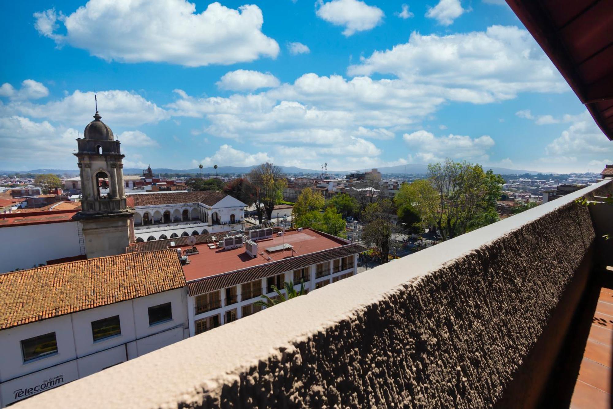 Plaza Uruapan Hotel 4*