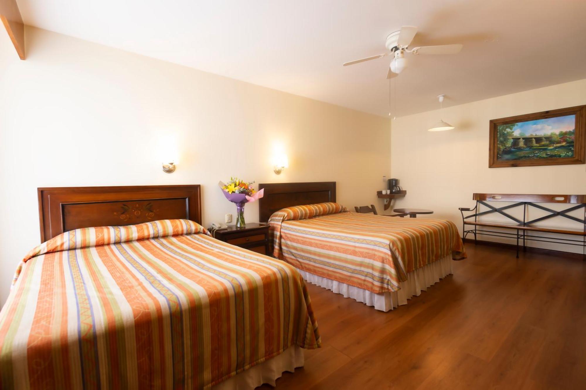 Plaza Uruapan Hotel 4*