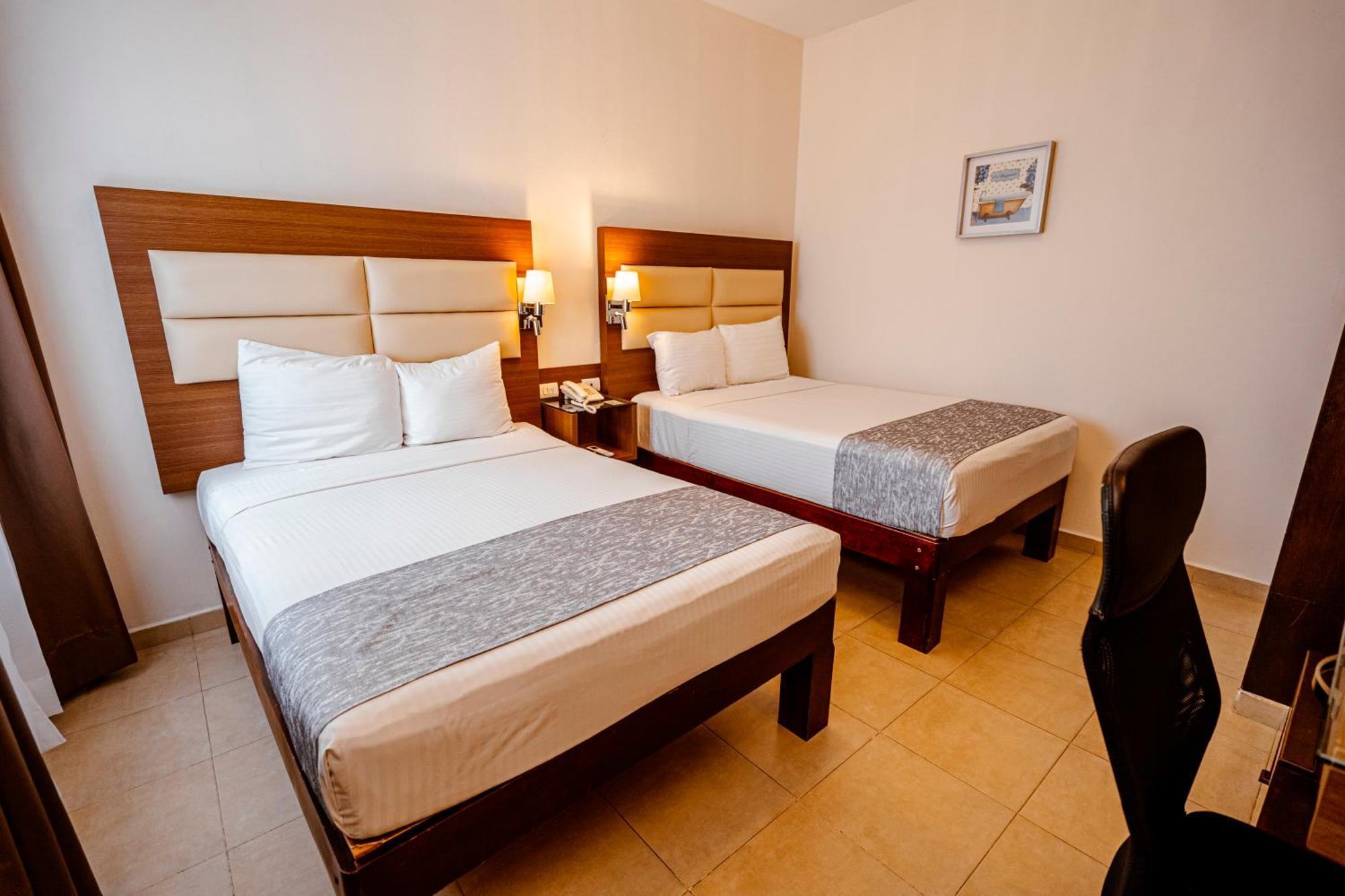 San Miguel, En El Centro - Desayuno Gratis Hotel