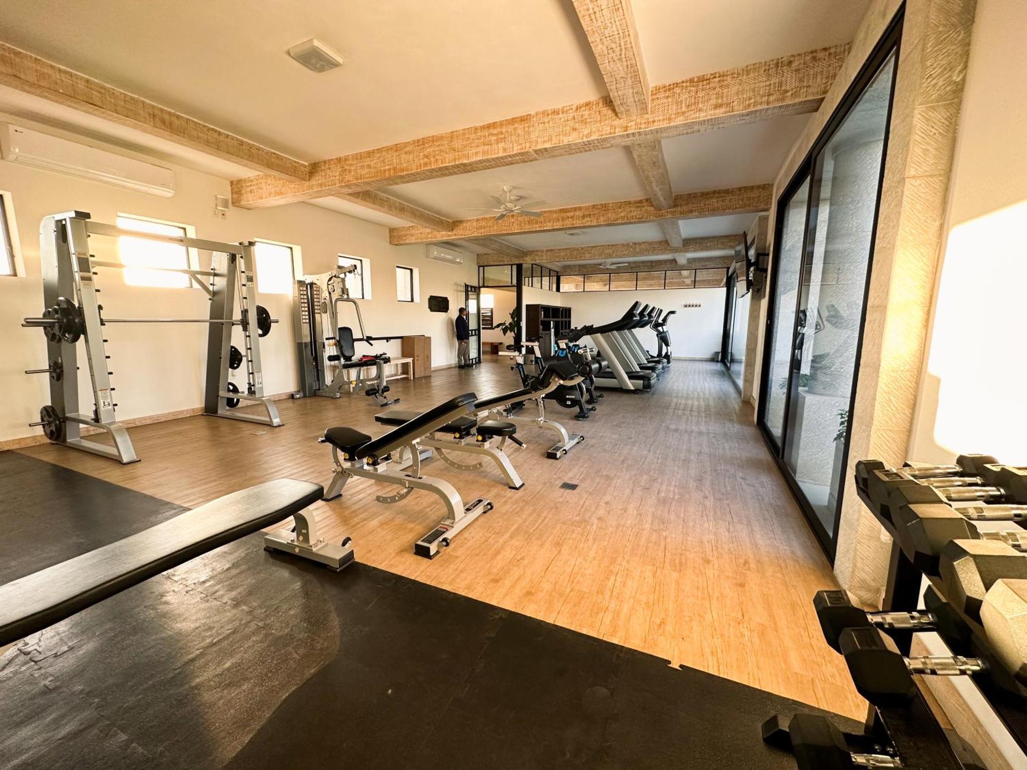 3bedrooms-5 Min Downtown-wifi-pool-jacuzzi-parking Holiday home