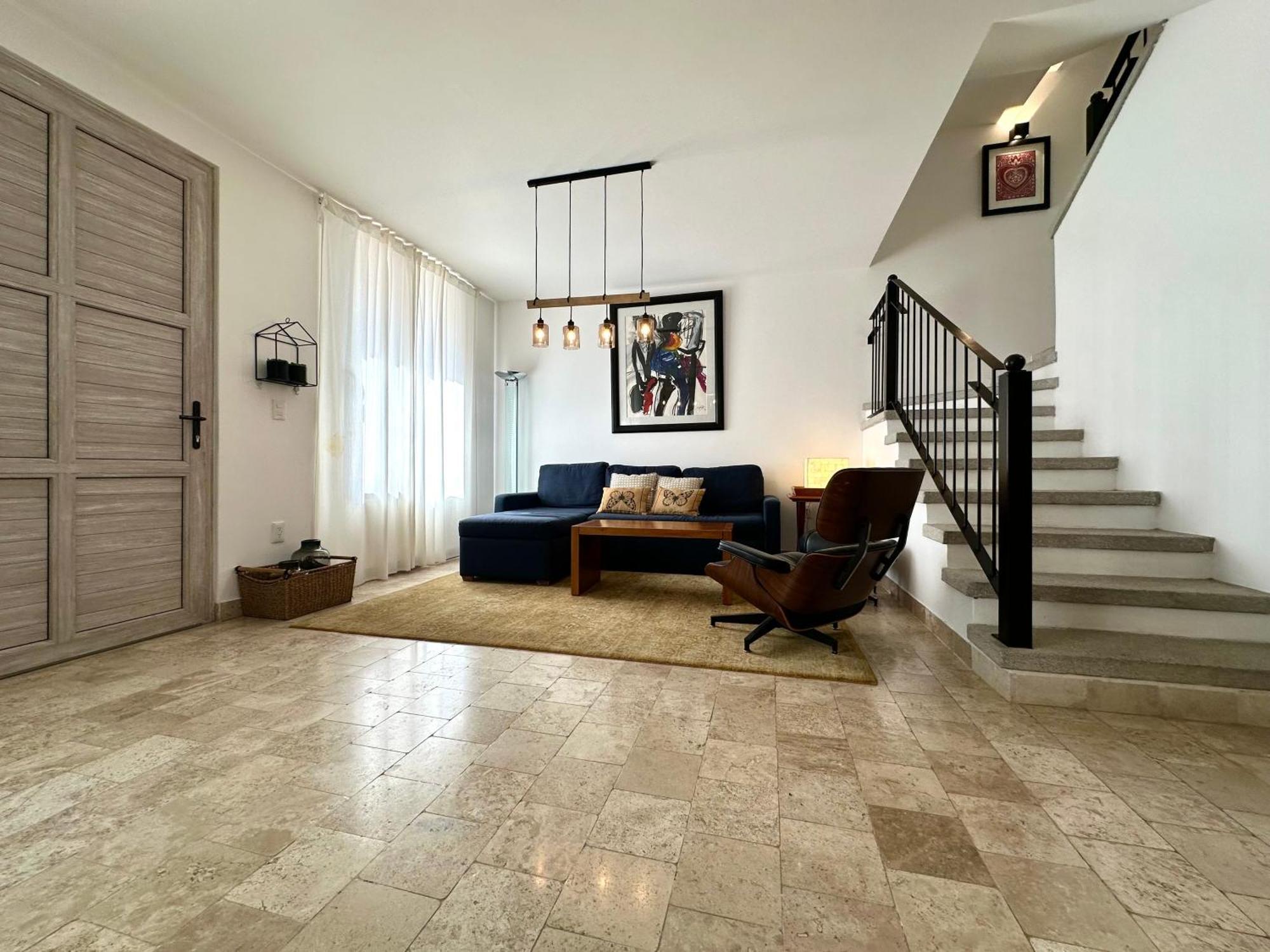 3bedrooms-5 Min Downtown-wifi-pool-jacuzzi-parking