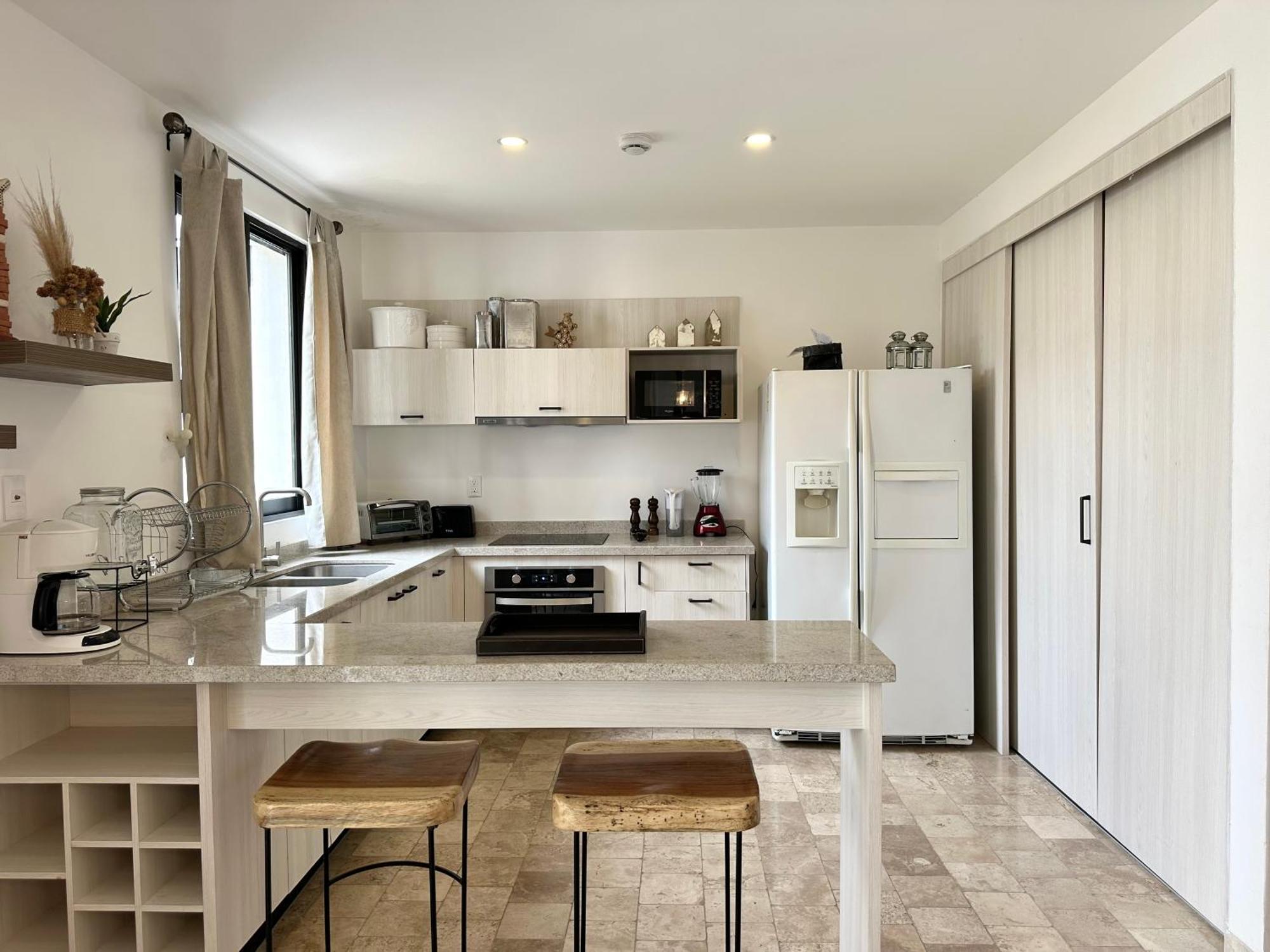 3bedrooms-5 Min Downtown-wifi-pool-jacuzzi-parking Holiday home
