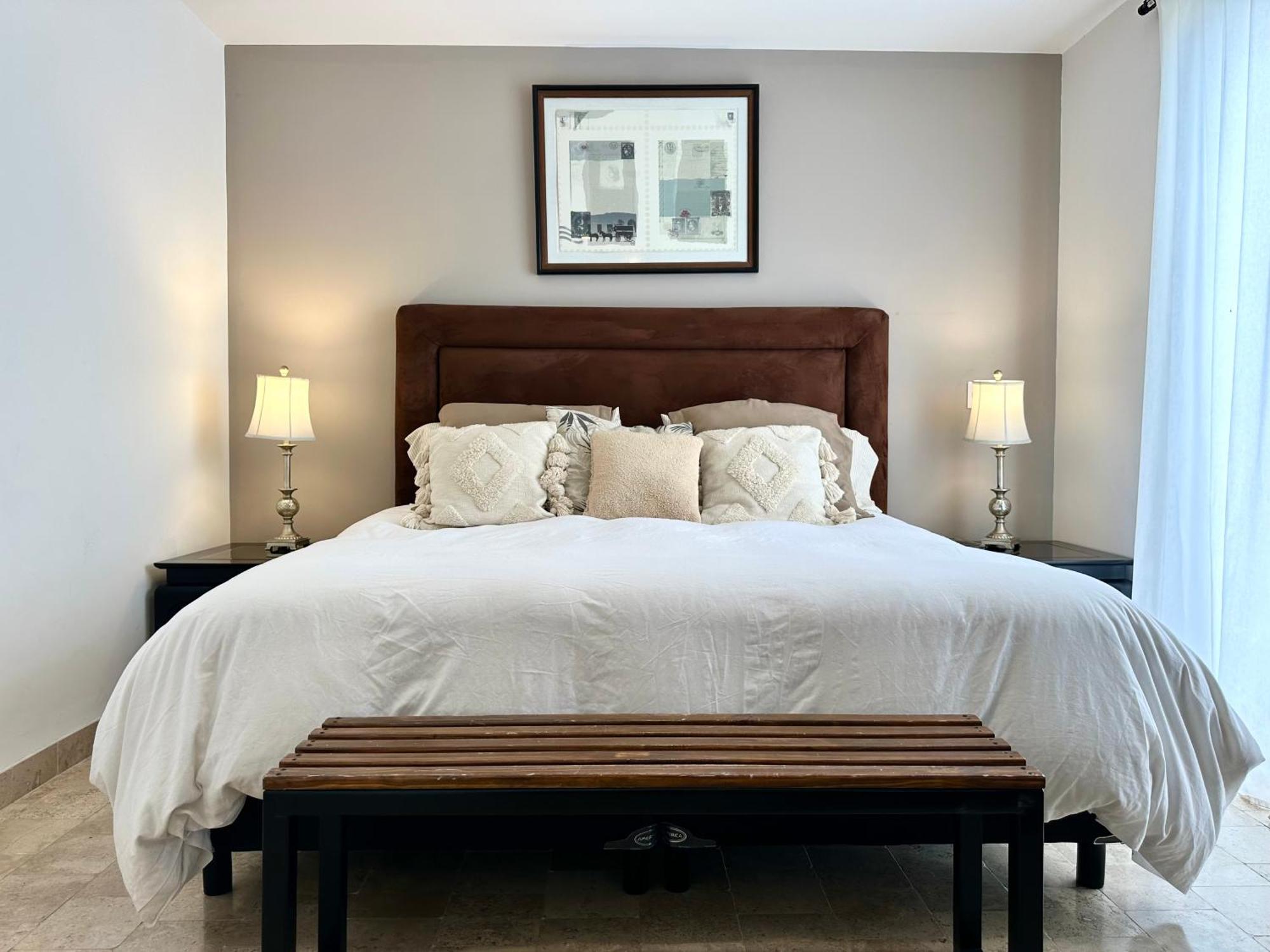 3bedrooms-5 Min Downtown-wifi-pool-jacuzzi-parking Holiday home