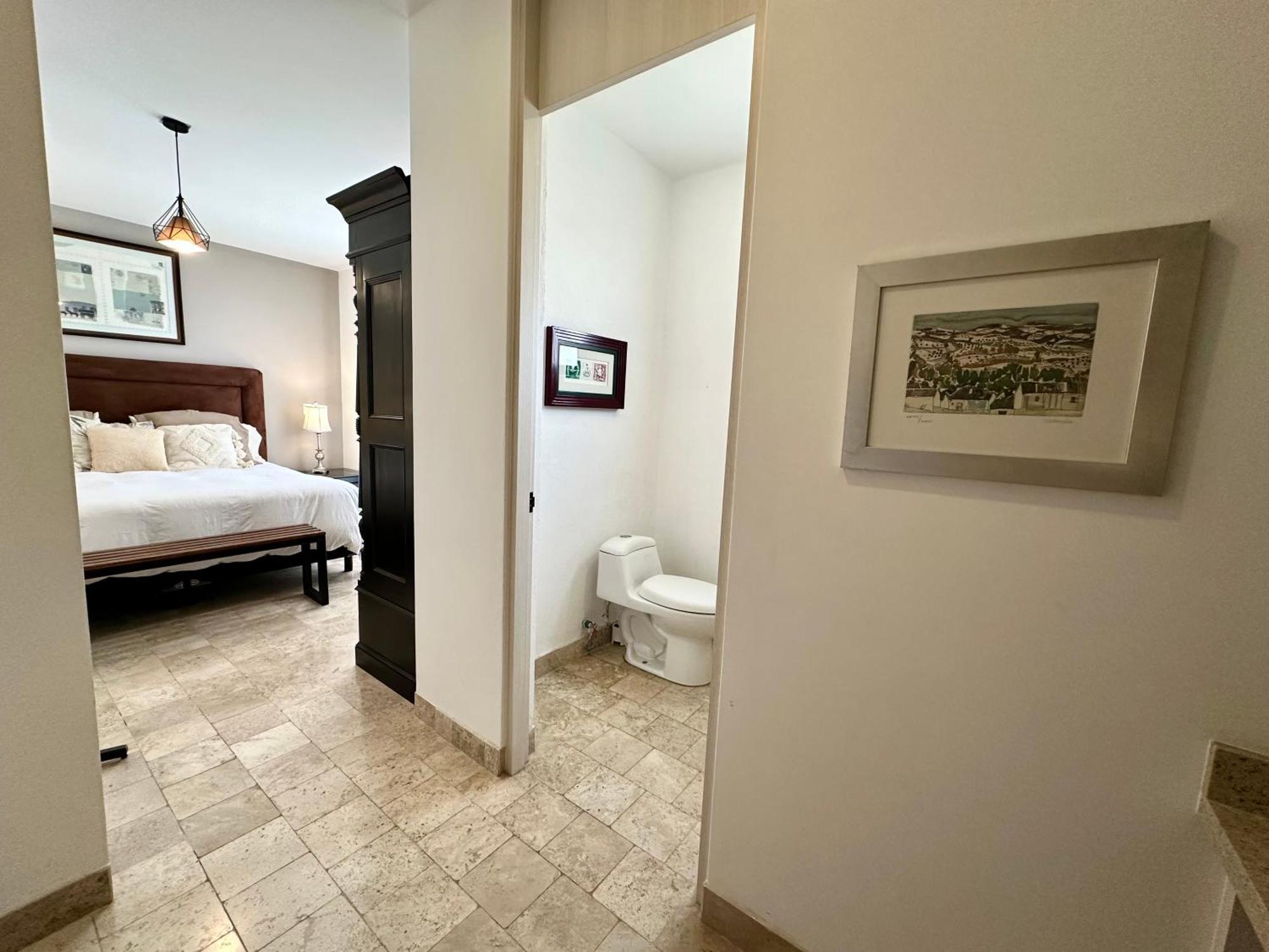 3bedrooms-5 Min Downtown-wifi-pool-jacuzzi-parking Holiday home *