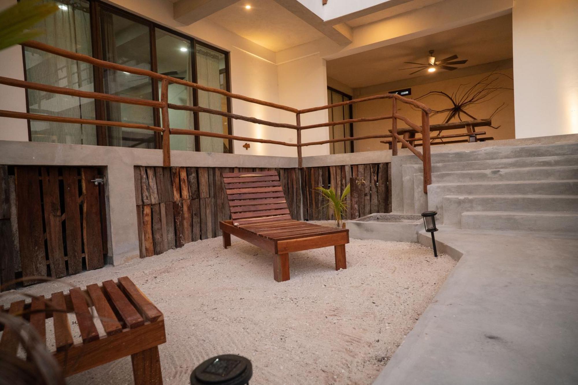 Hotel La Familia Casa And