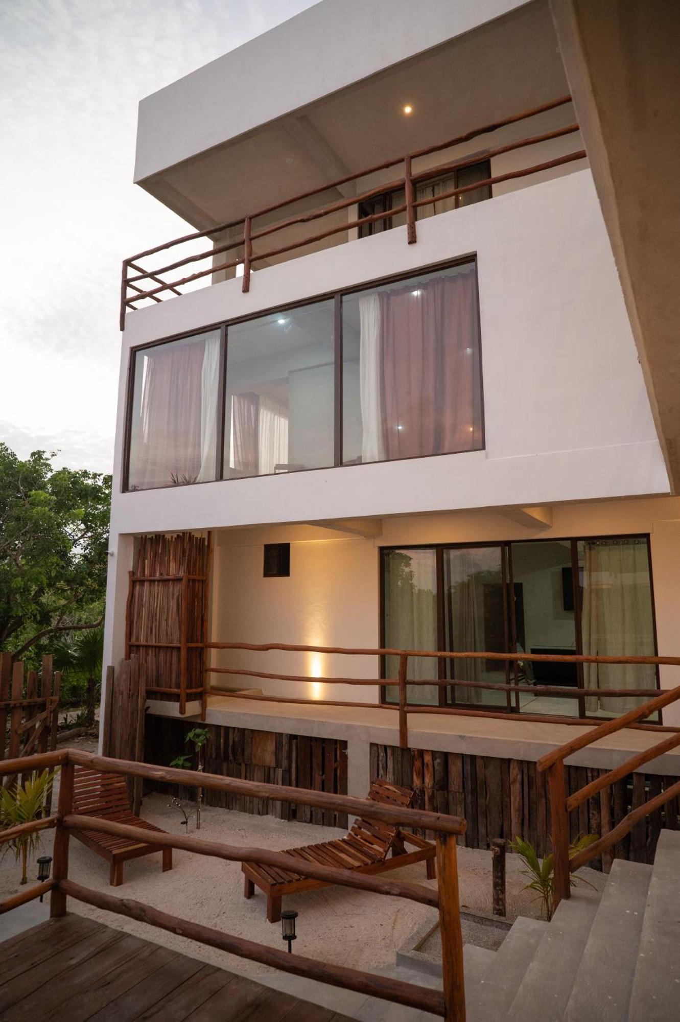 La Familia Casa And Hotel