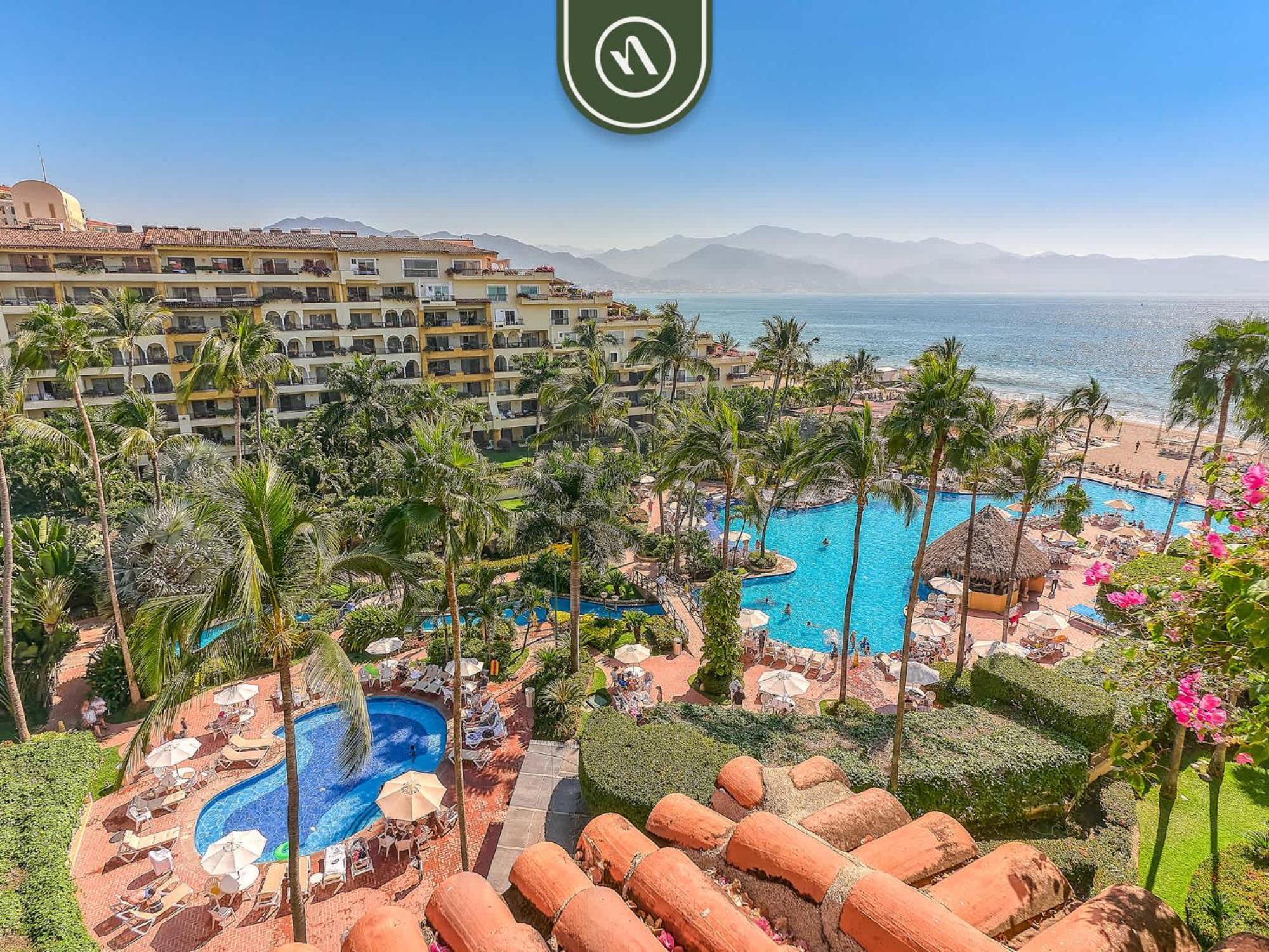 Apartment Beachfront 3 Bedroom With Pools - Beachclub *