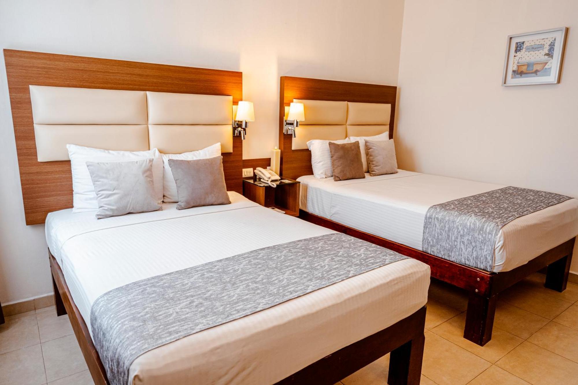 San Miguel, En El Centro - Desayuno Gratis Hotel