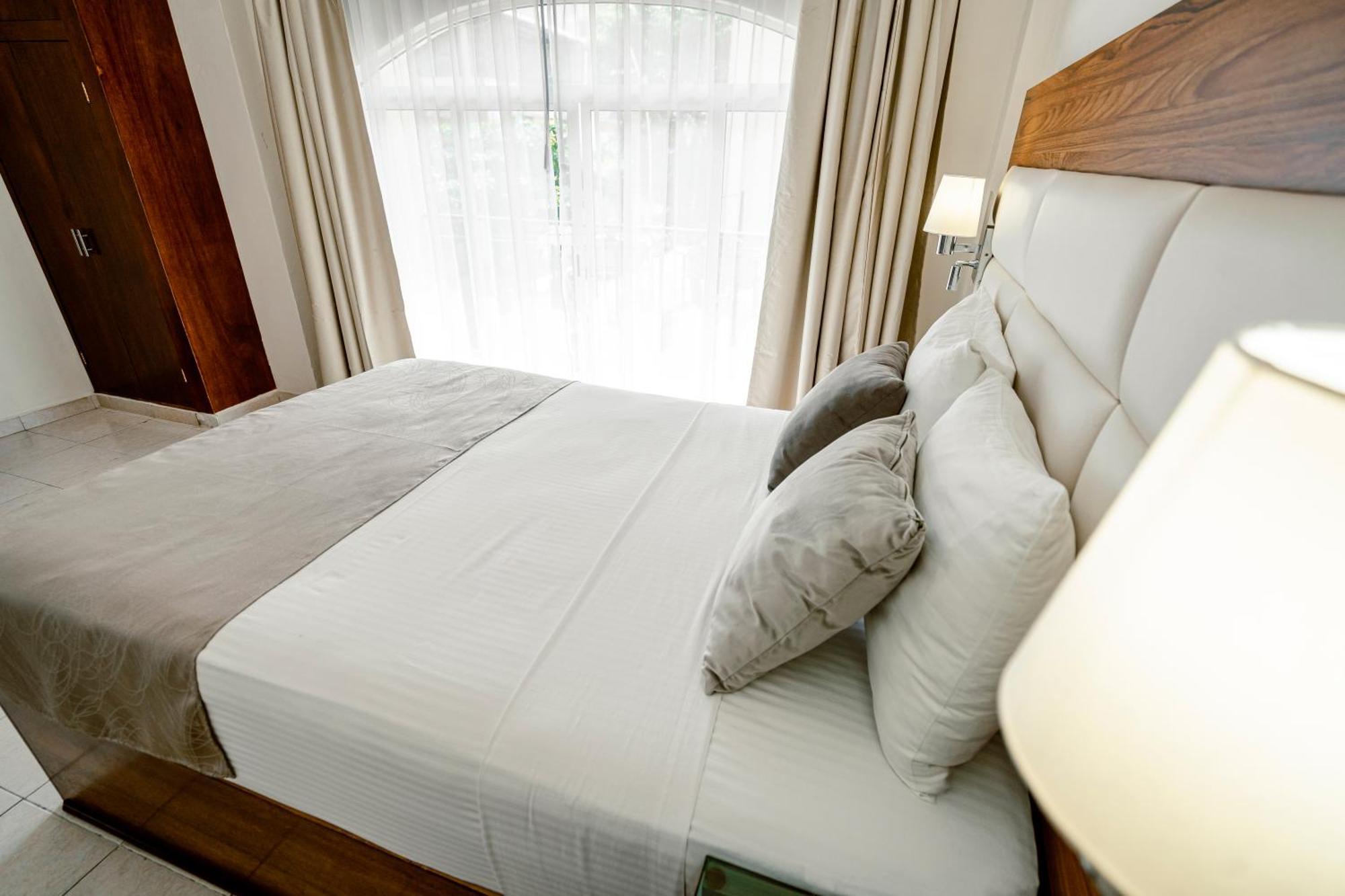 San Miguel, En El Centro - Desayuno Gratis Hotel 3*