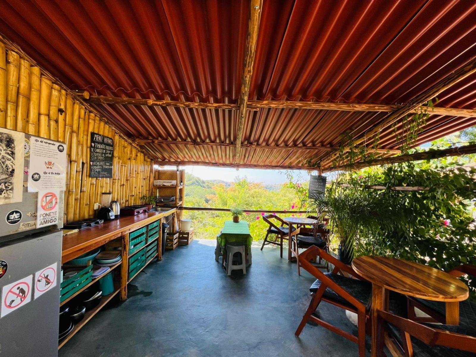 Bajo Estrellas Eco Glamping Luxury tent
