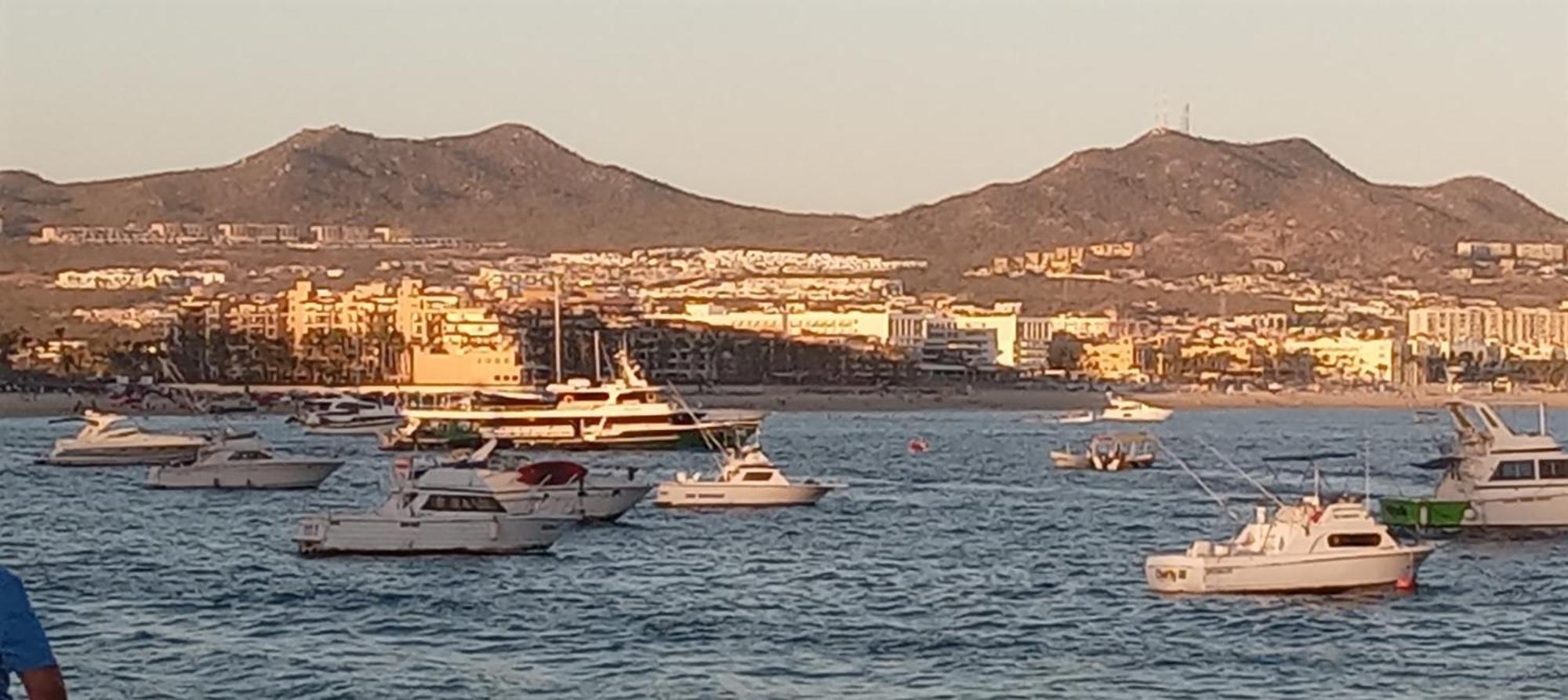 Cabo Js Marina Resort *