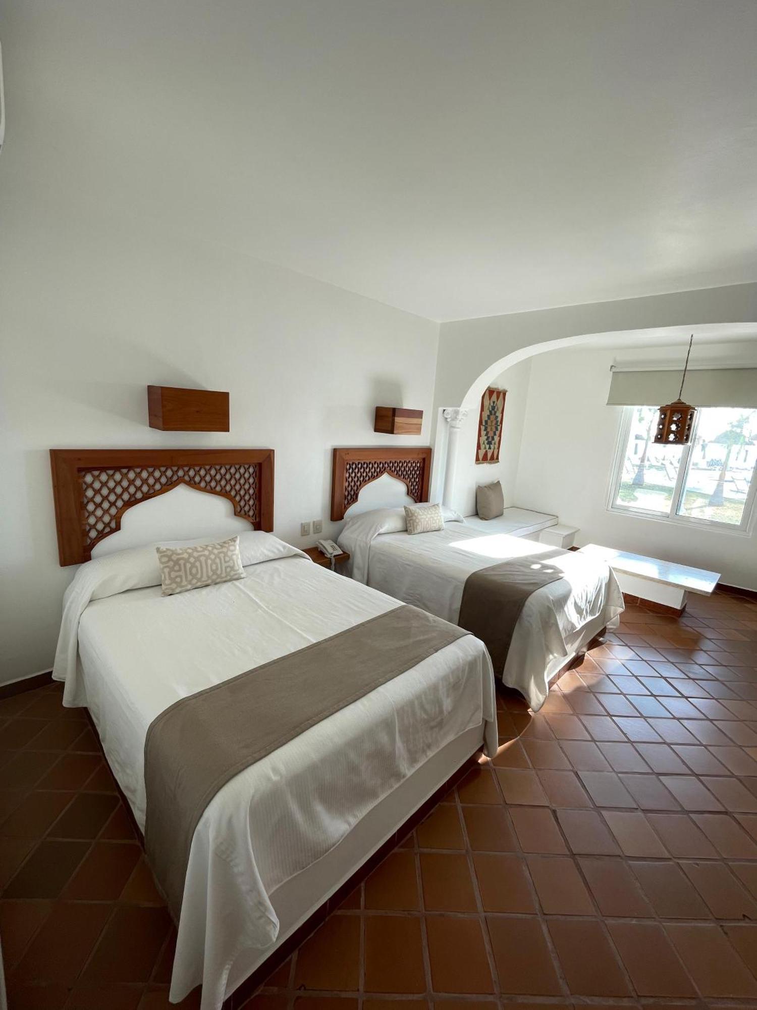 Hotel Aldea Del Bazar & 4*