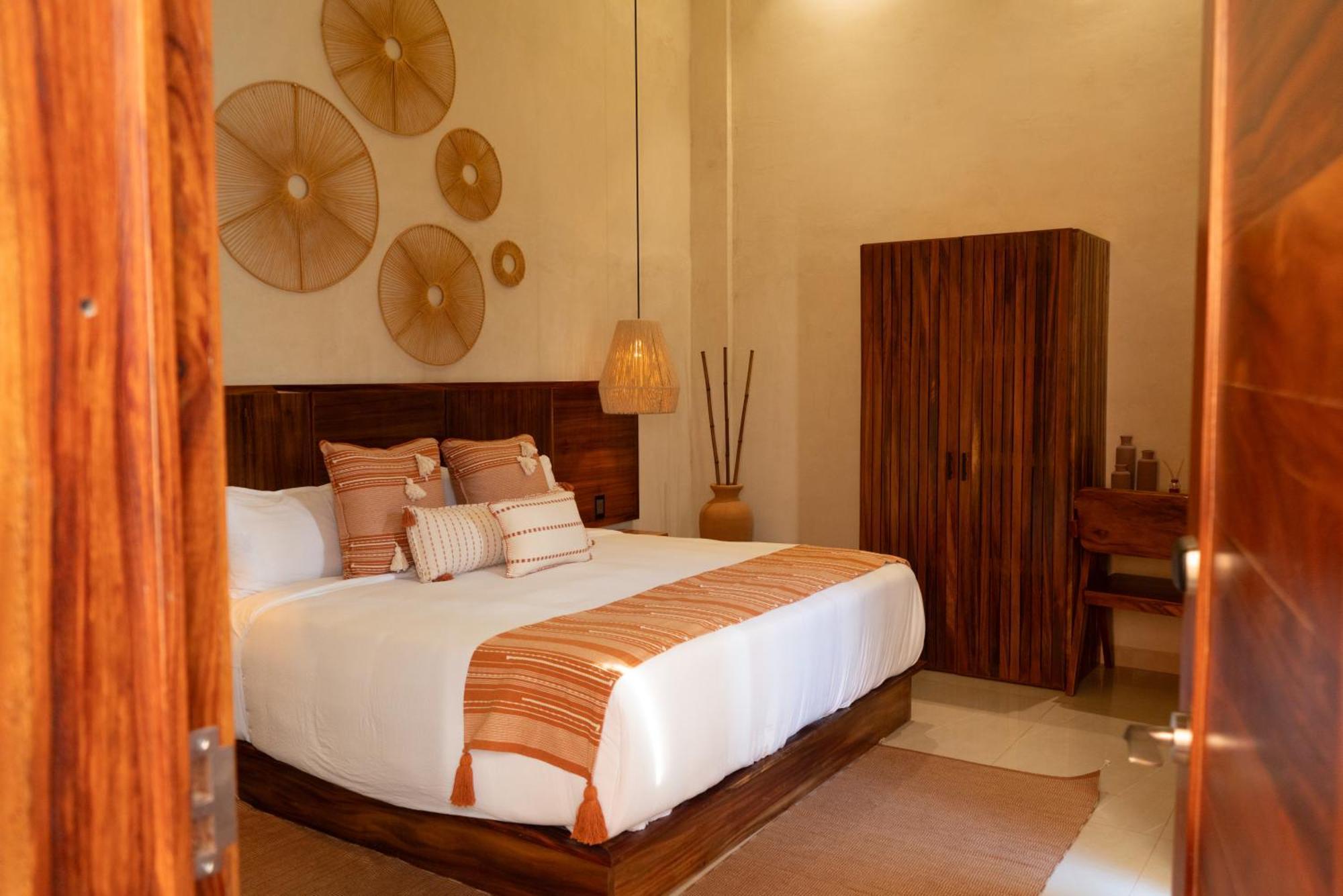 Mantra Boutique Hotel 4*