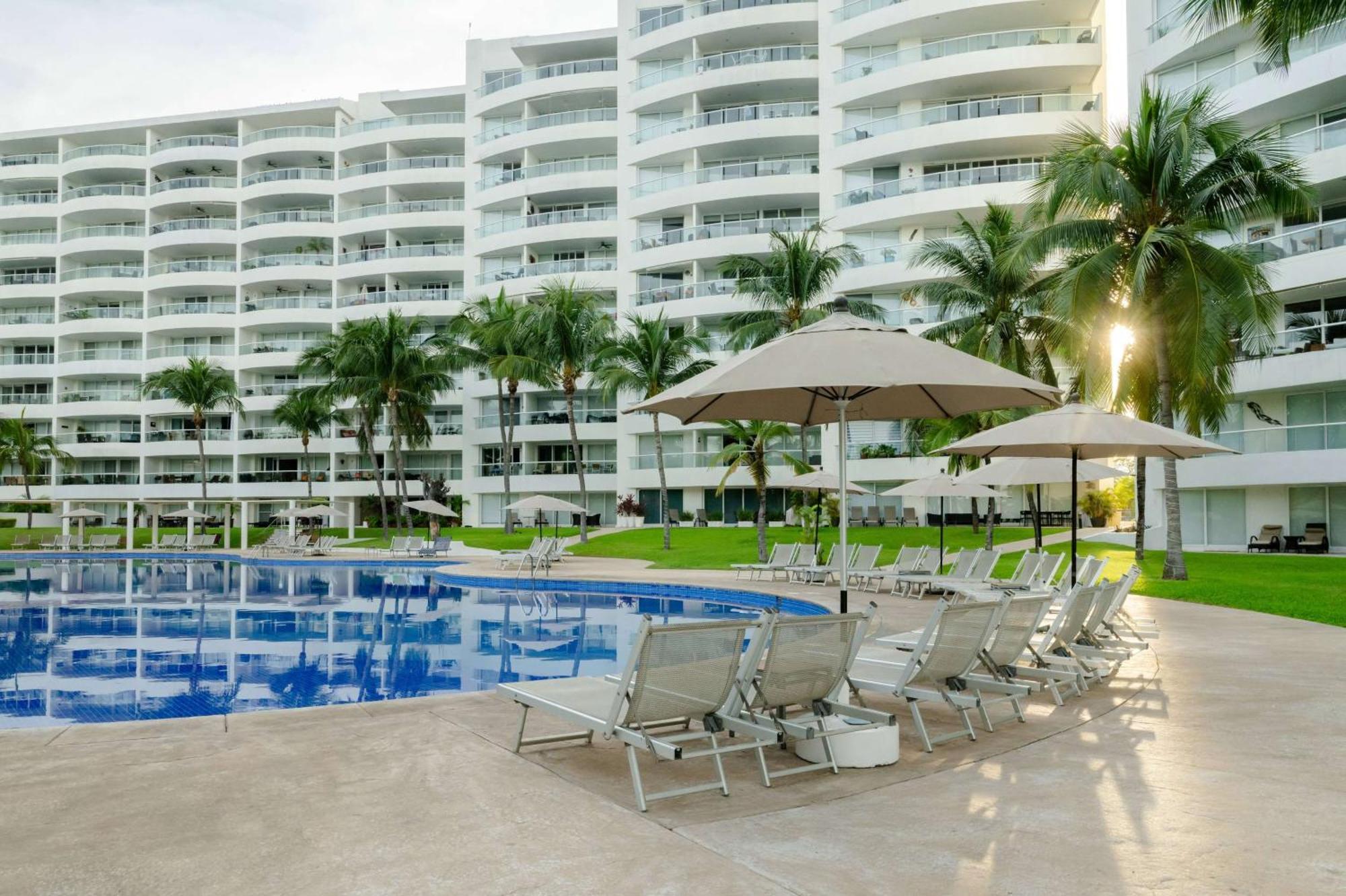 Resort Wyndham Alltra Vallarta, 4*
