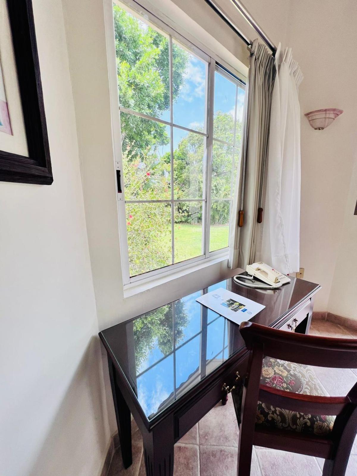 Hotel Hacienda Laureles 5*