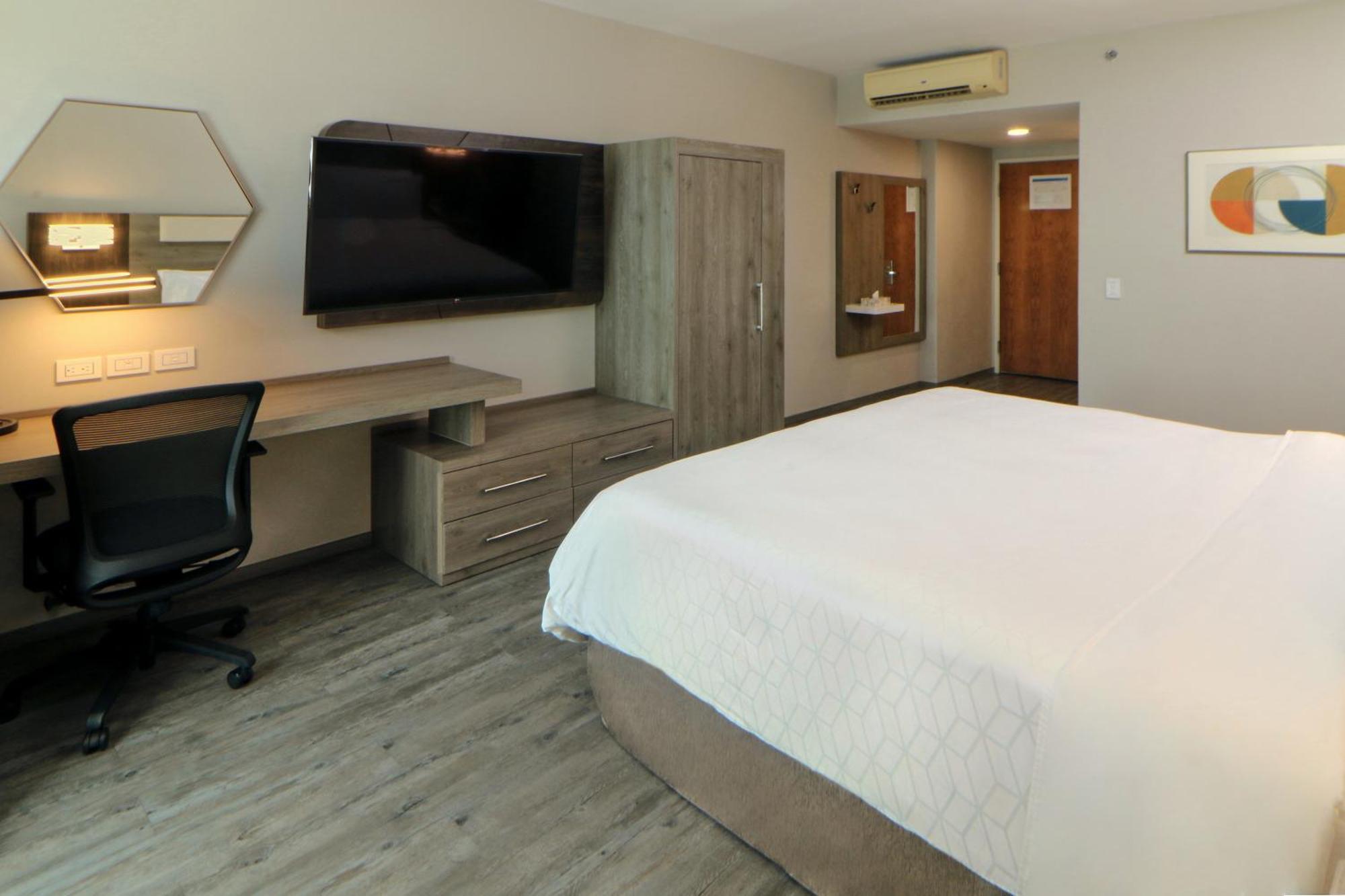 Express By Ihg Hotel Manzanillo