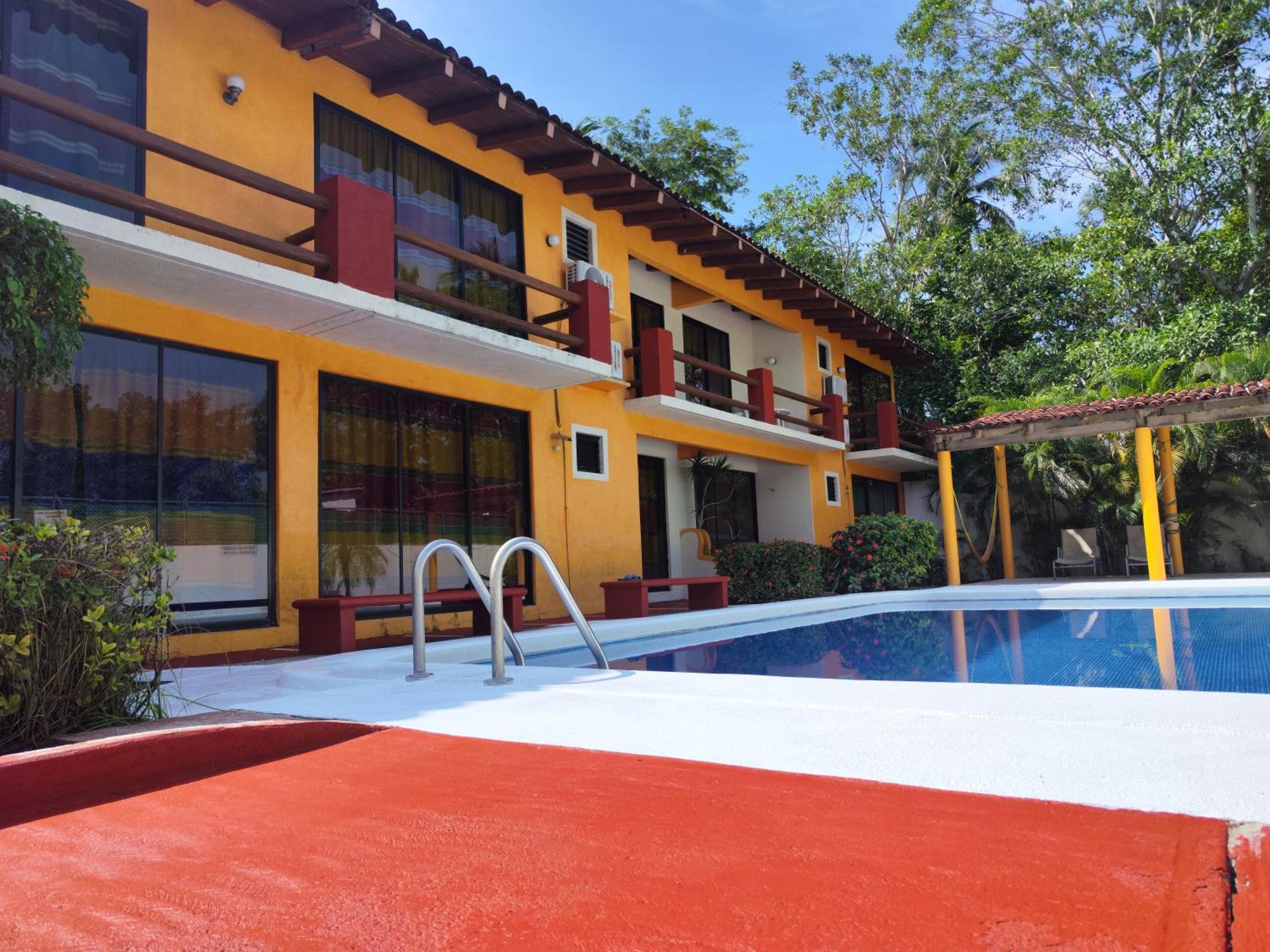 J.b. 3* Zihuatanejo
