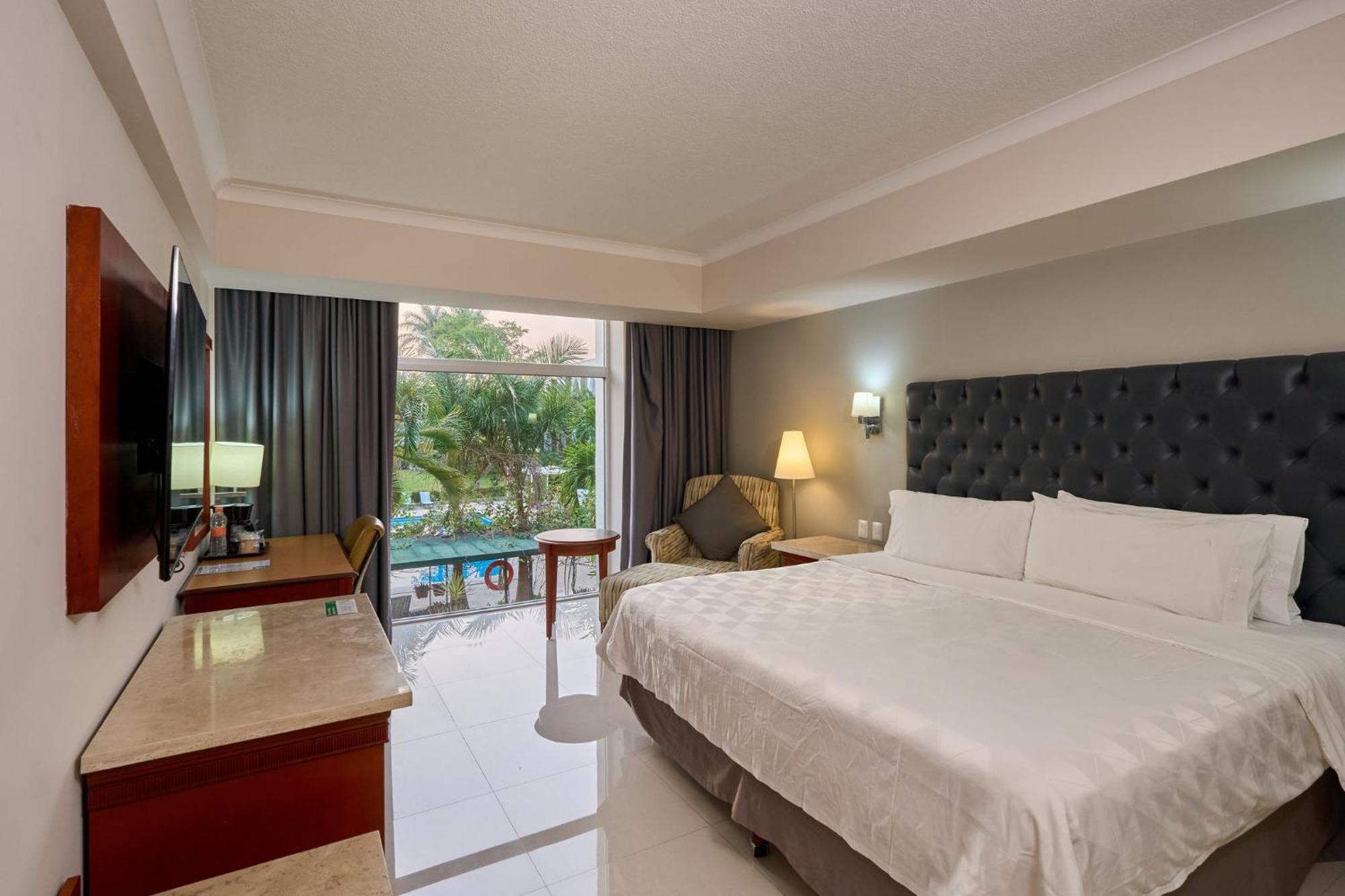 Hotel By Ihg