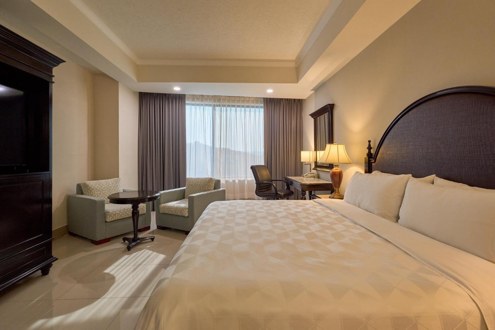 By Ihg 3*