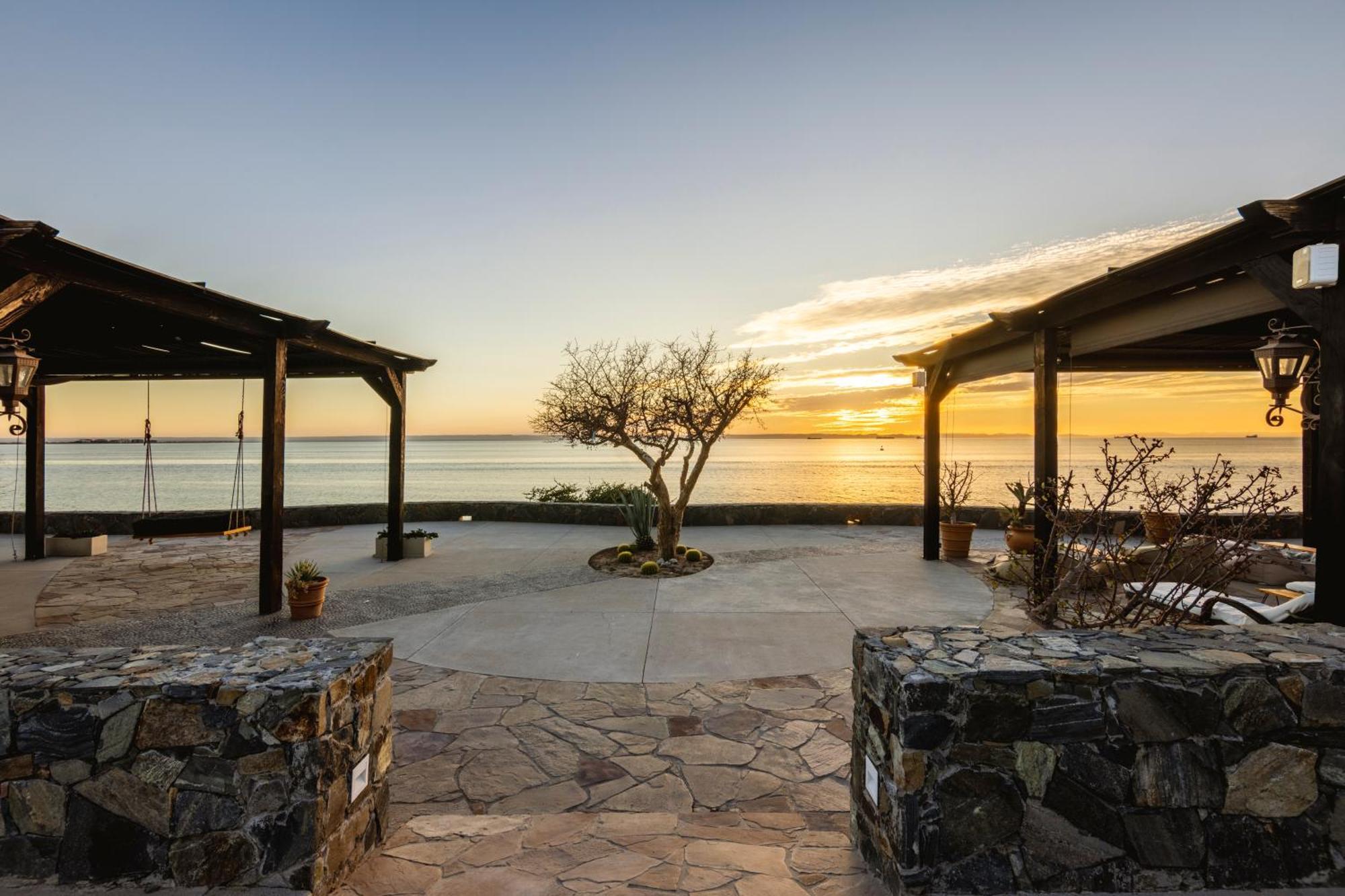 Orchid House Baja Hotel 5*