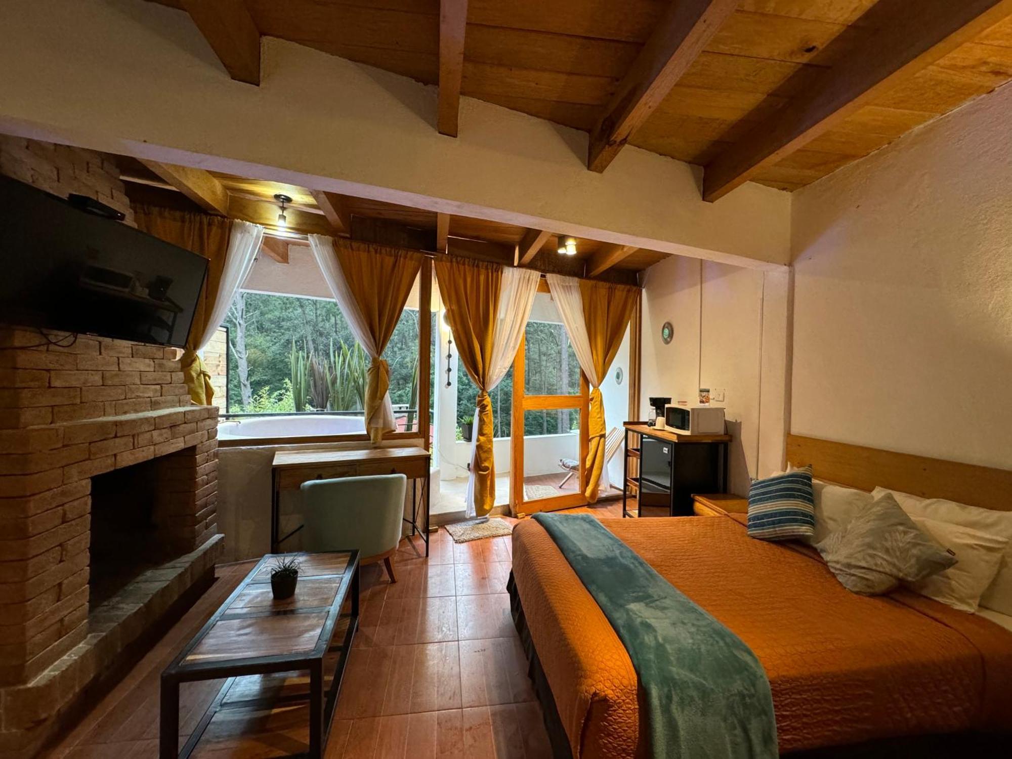 Encino House Boutique Hotel
