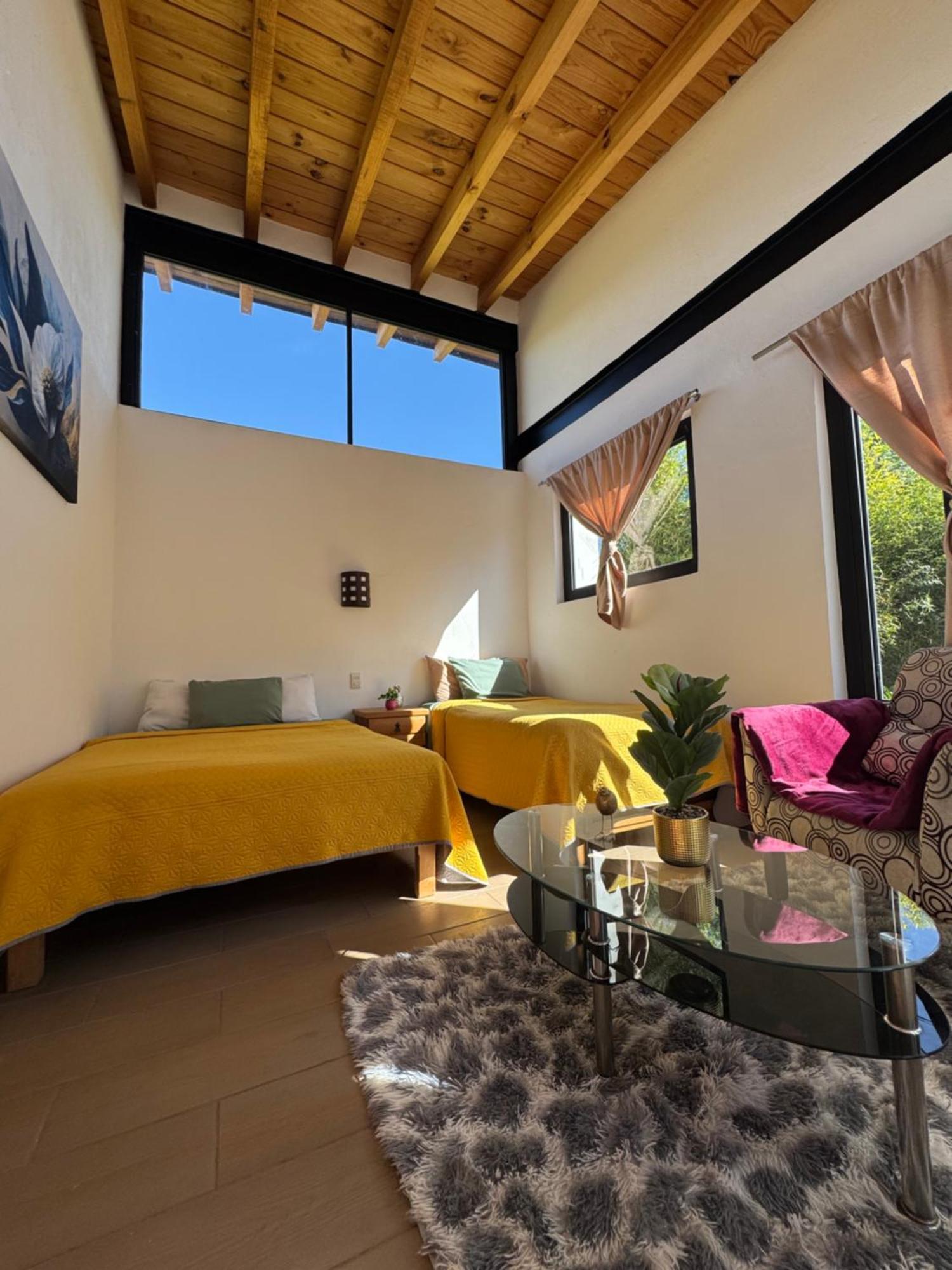 Encino House Boutique Hotel *