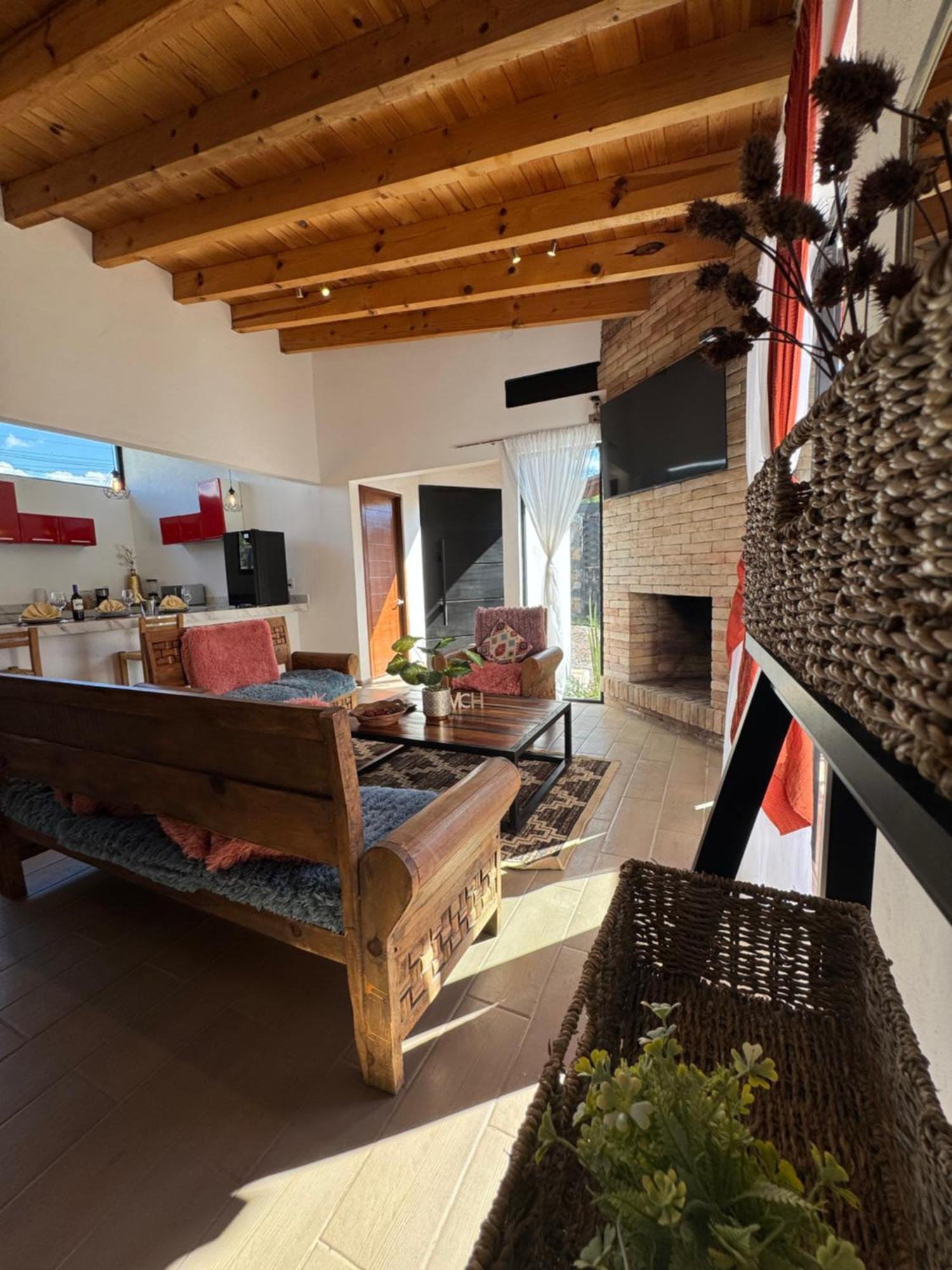 Encino House Boutique Hotel