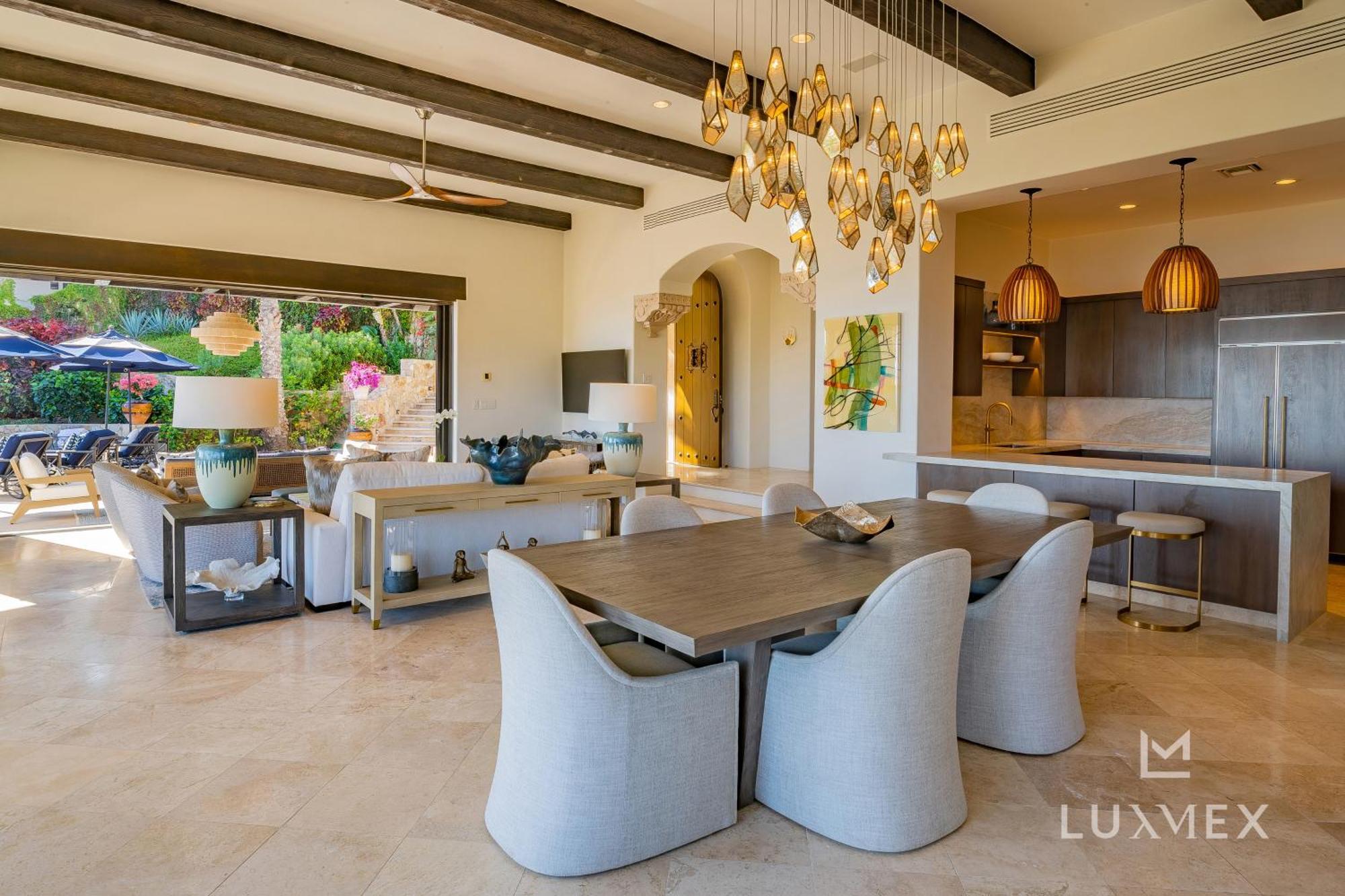 Two Neighboring Fully Staffed In Del Mar, Swimmable Beach! Villa