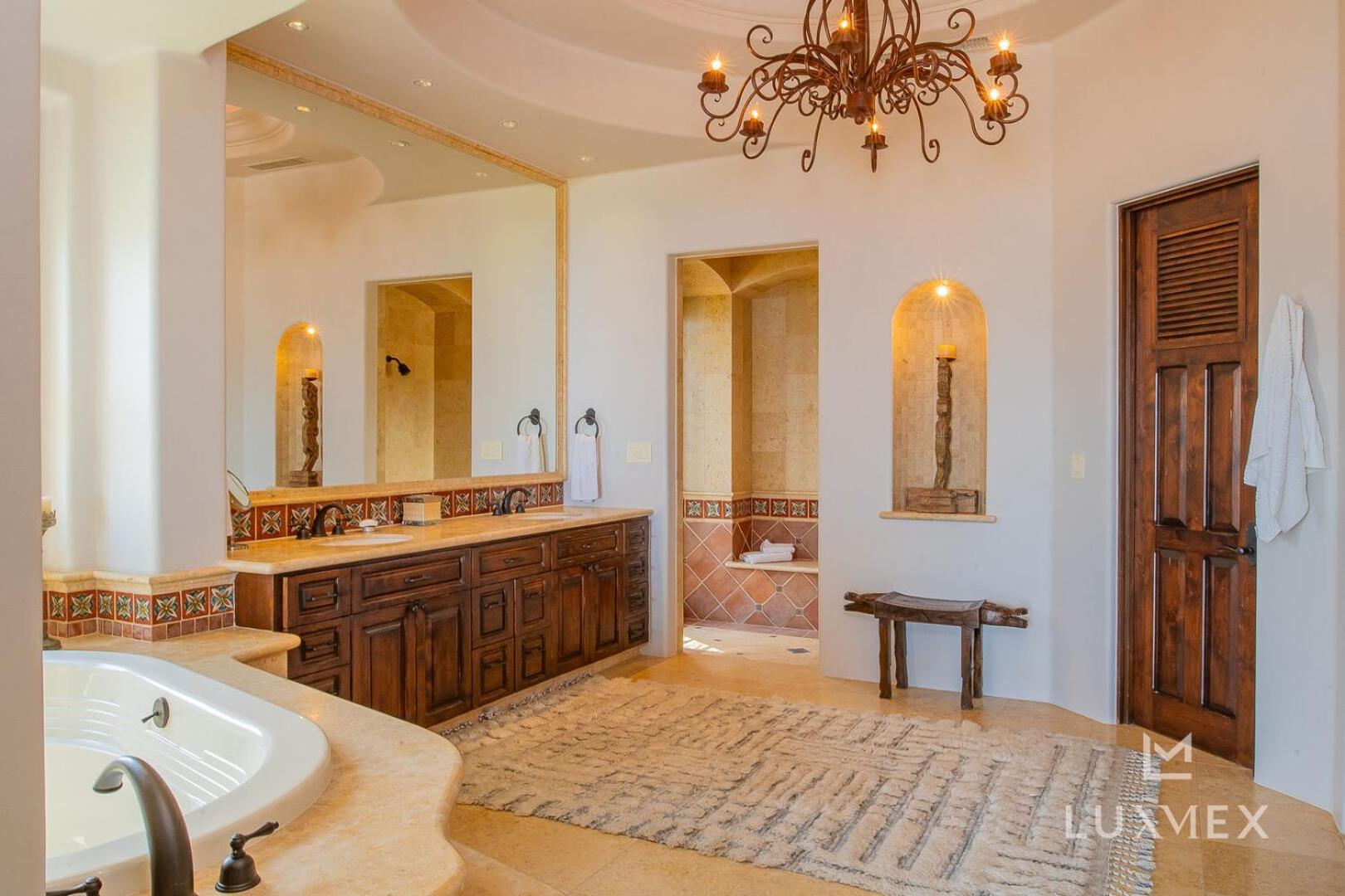 Villa Del Mar Fully Staffed And Access To Golf & Palmilla Dunes Club
