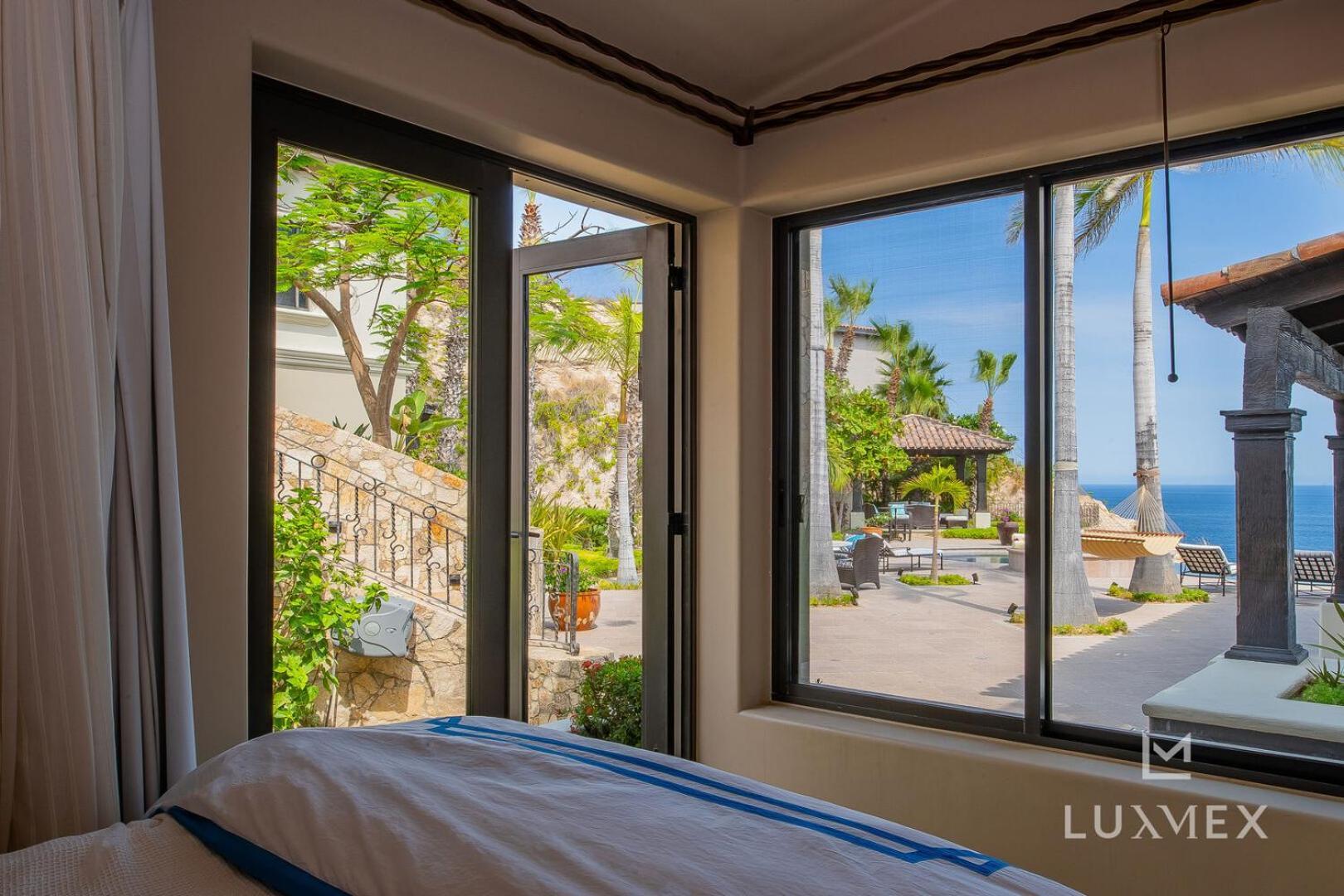 Del Mar Fully Staffed And Access To Golf & Palmilla Dunes Club *