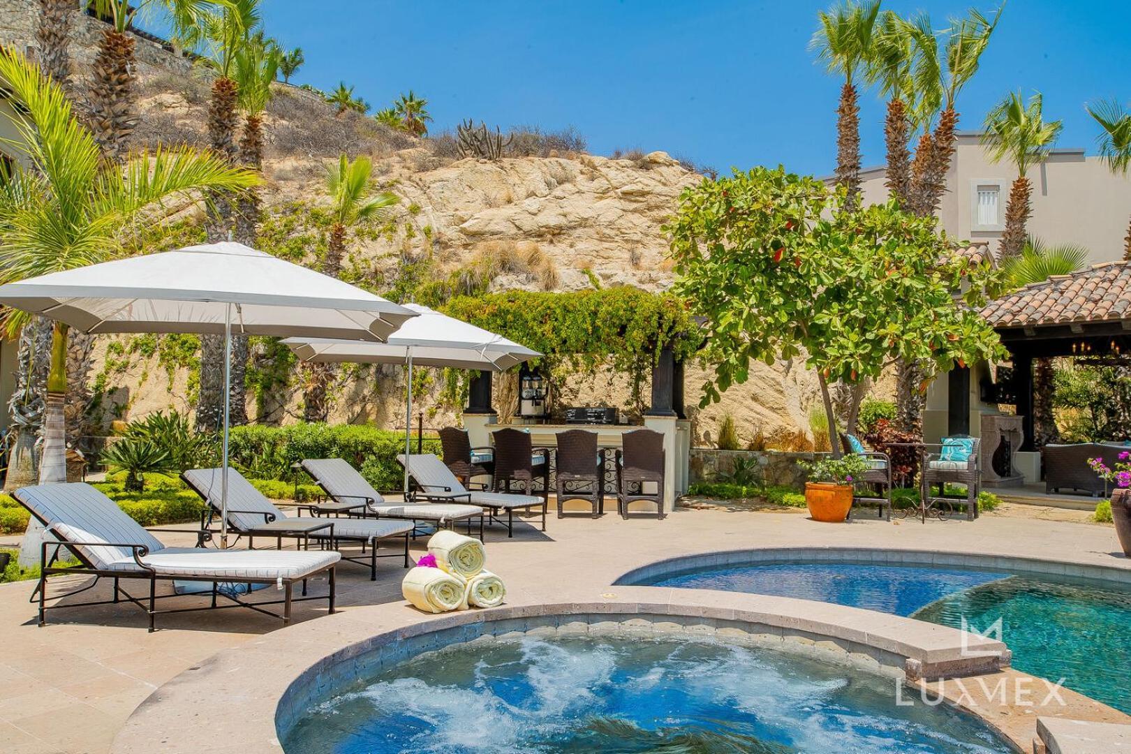 Villa Del Mar Fully Staffed And Access To Golf & Palmilla Dunes Club