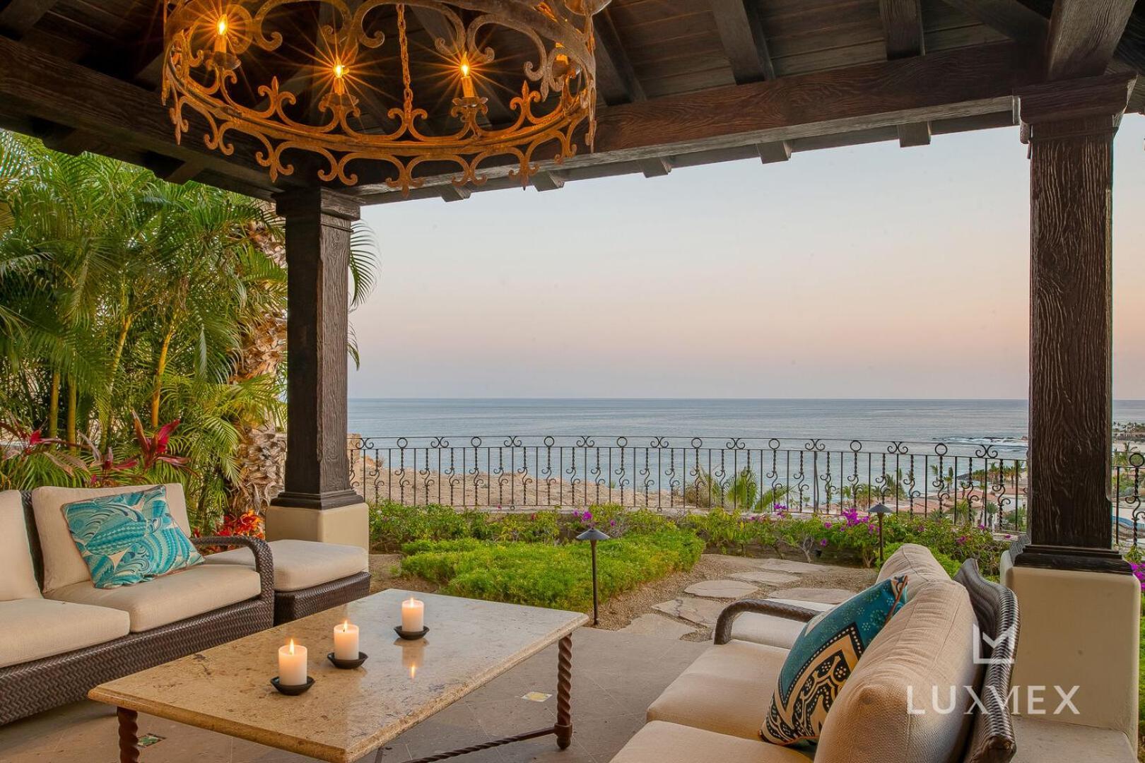 Del Mar Fully Staffed And Access To Golf & Palmilla Dunes Club *