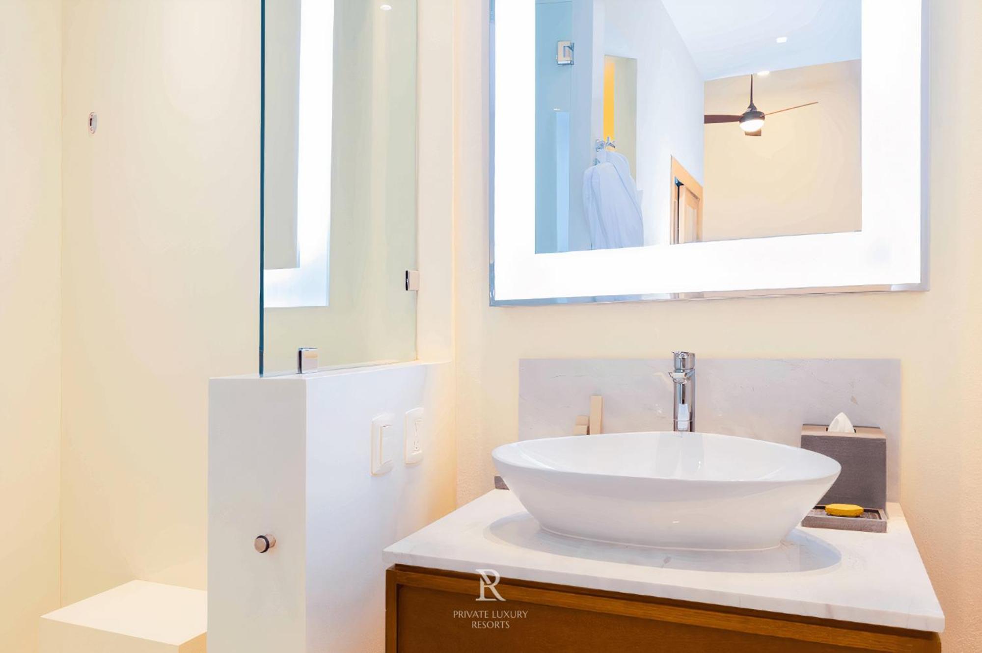 Three Bedroom Ocean View- La Valencia * Cabo San Lucas