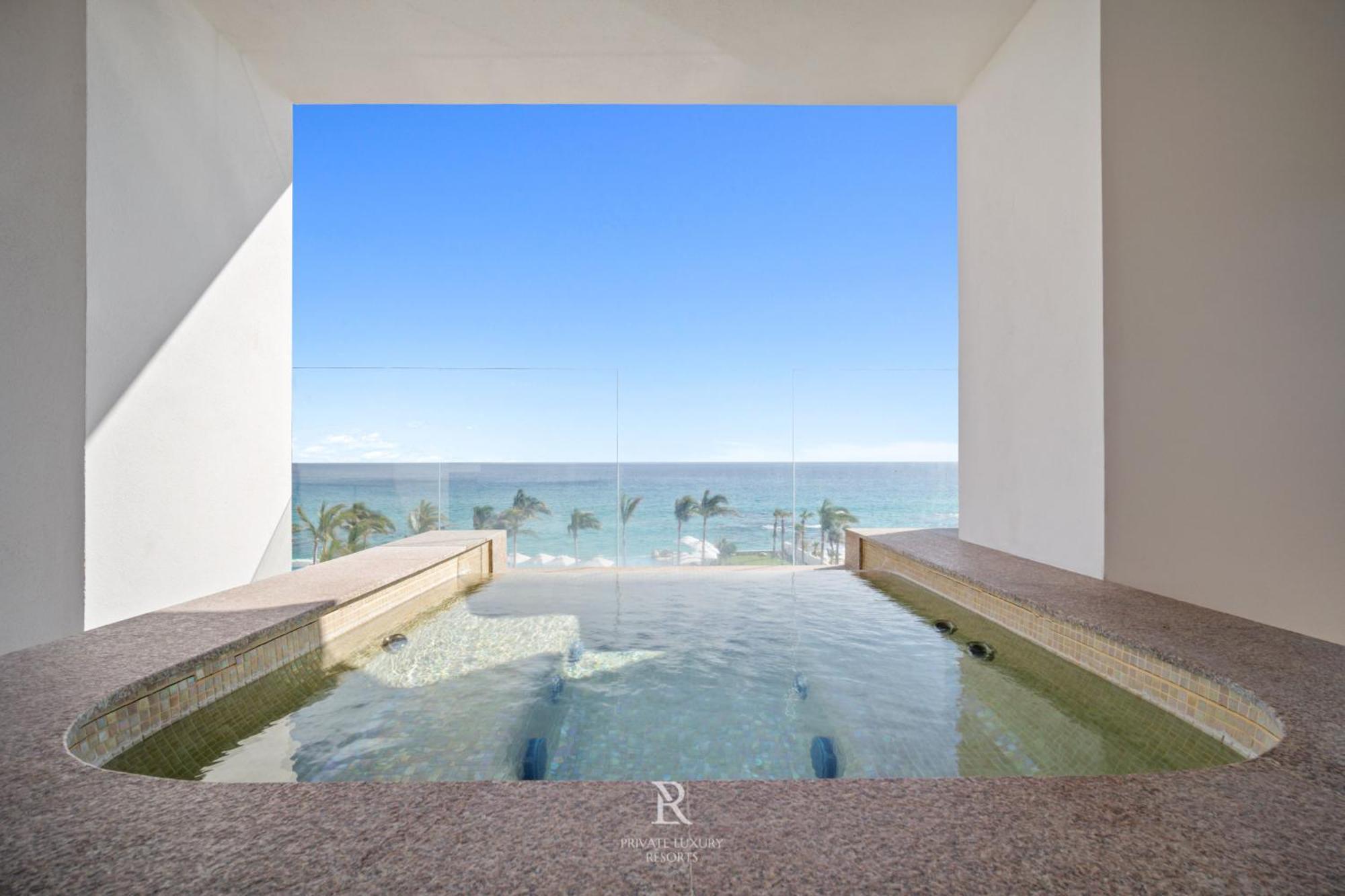 Two Bedroom Ocean-front - La Valencia