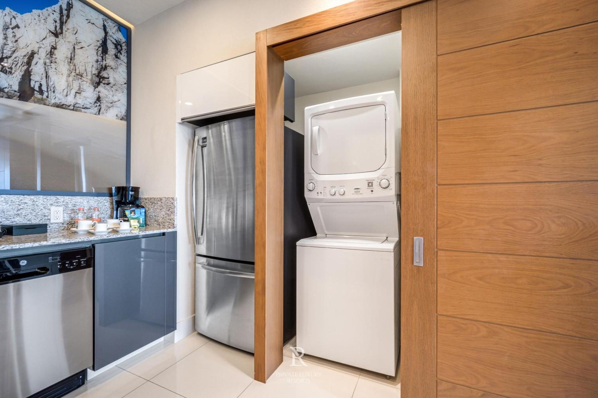Two Bedroom Ocean-front - La Valencia Resort