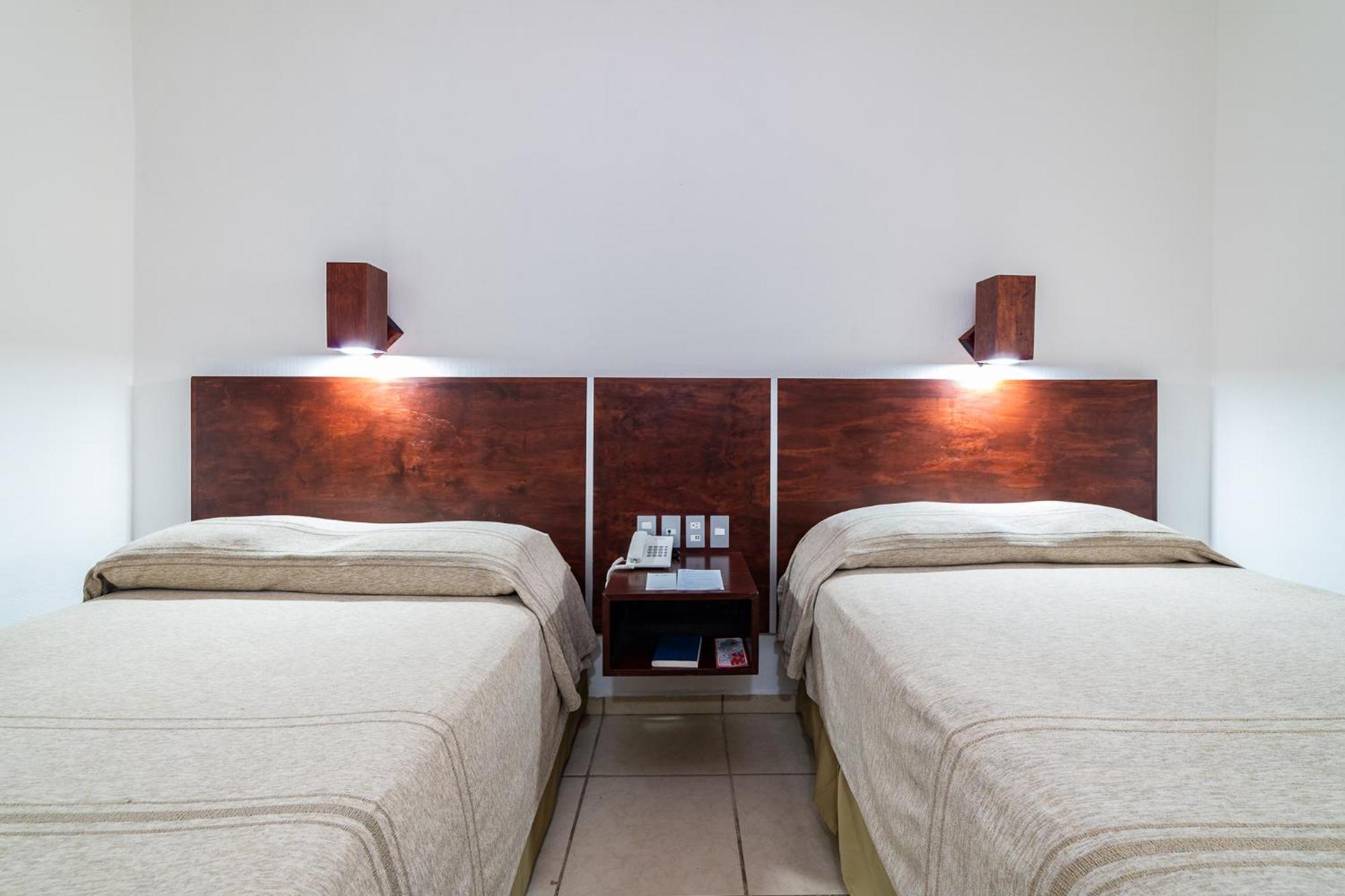 Castillo Huatulco & Club 4*