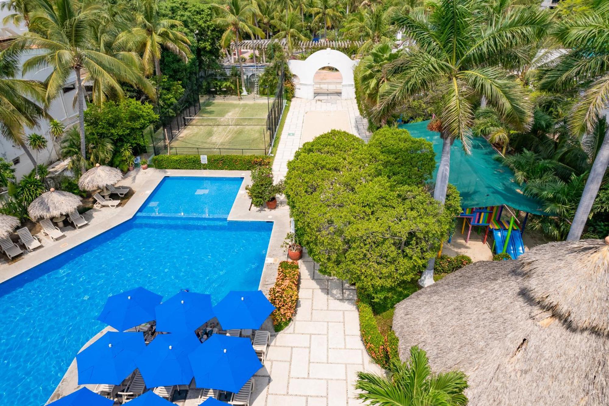 Castillo Huatulco & Club