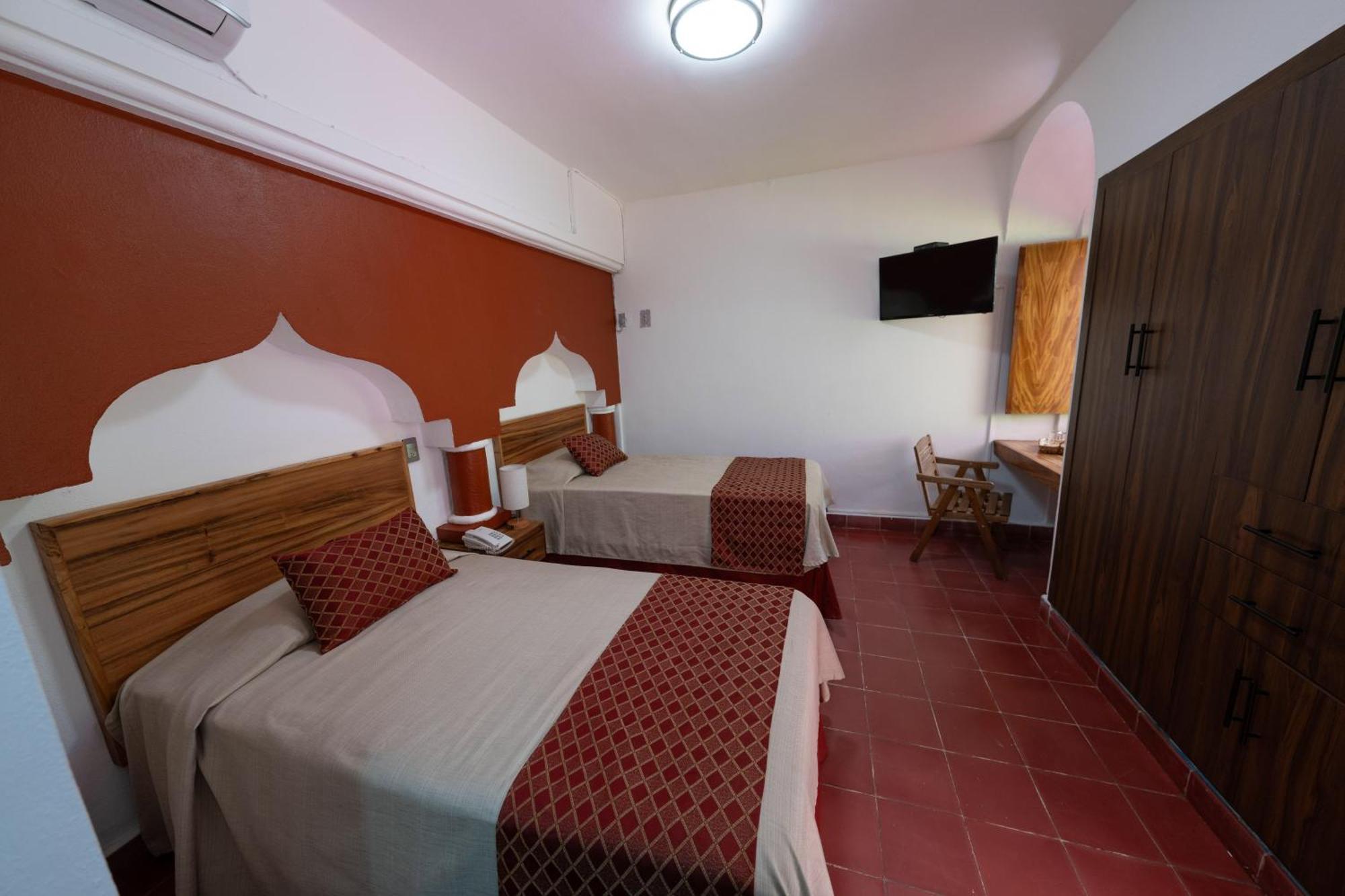 Hotel Encino Malecon Centro