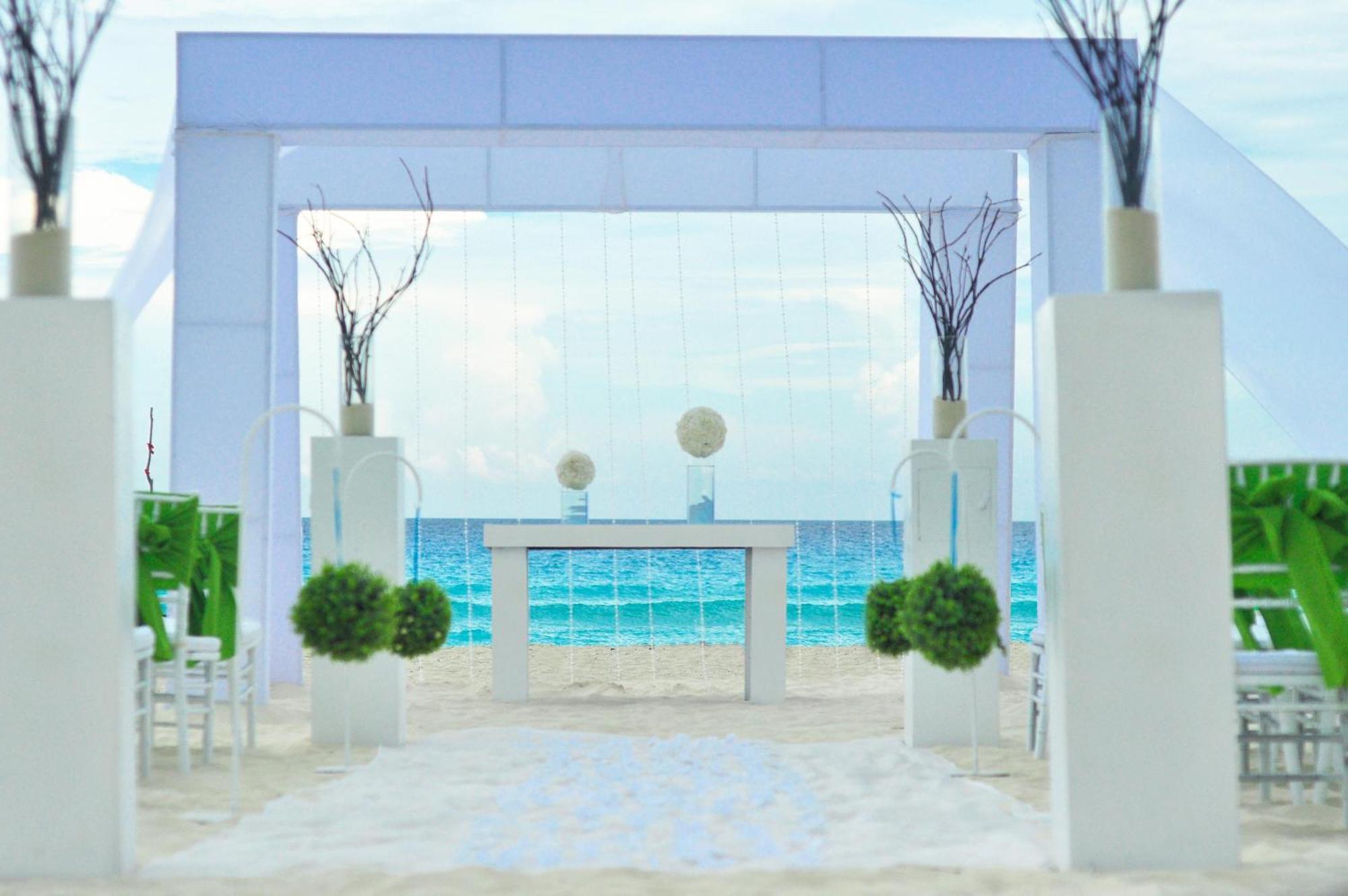 Grand Oasis Palm Resort Cancun