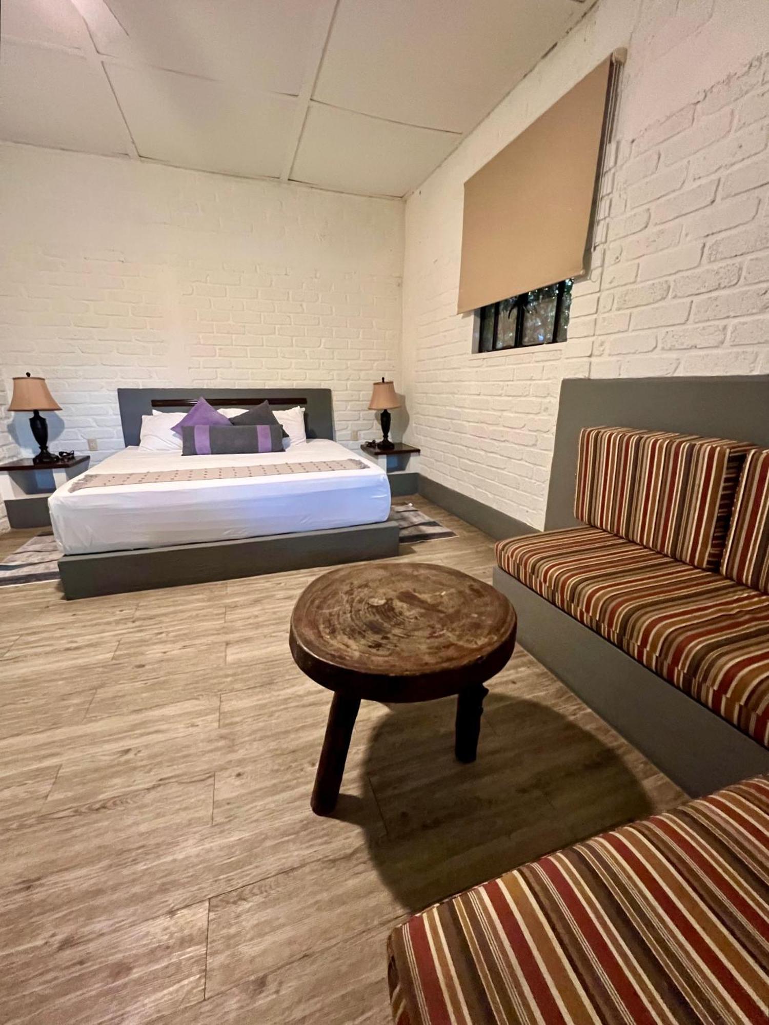 Hotel Mama Chuy &