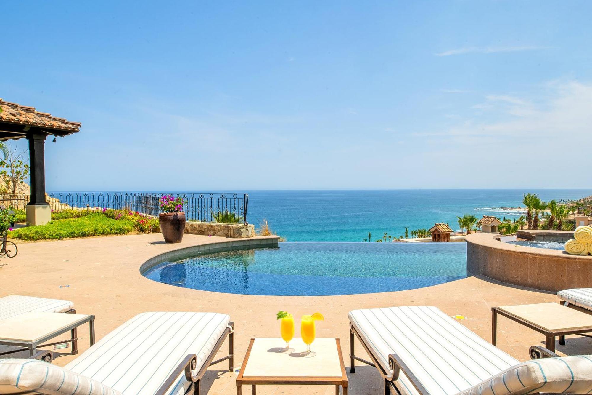 Del Mar Fully Staffed And Access To Golf & Palmilla Dunes Club