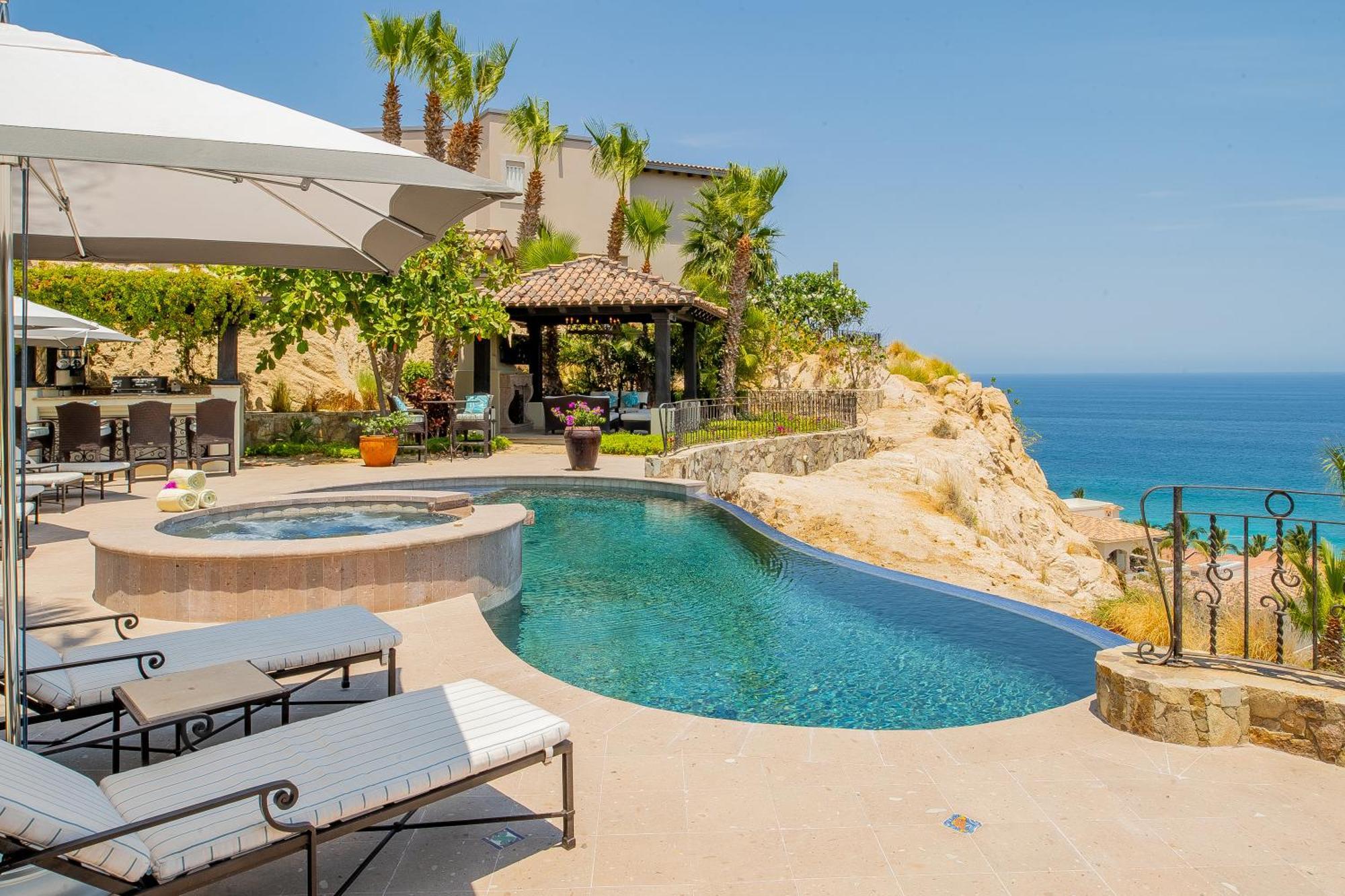 Villa Del Mar Fully Staffed And Access To Golf & Palmilla Dunes Club